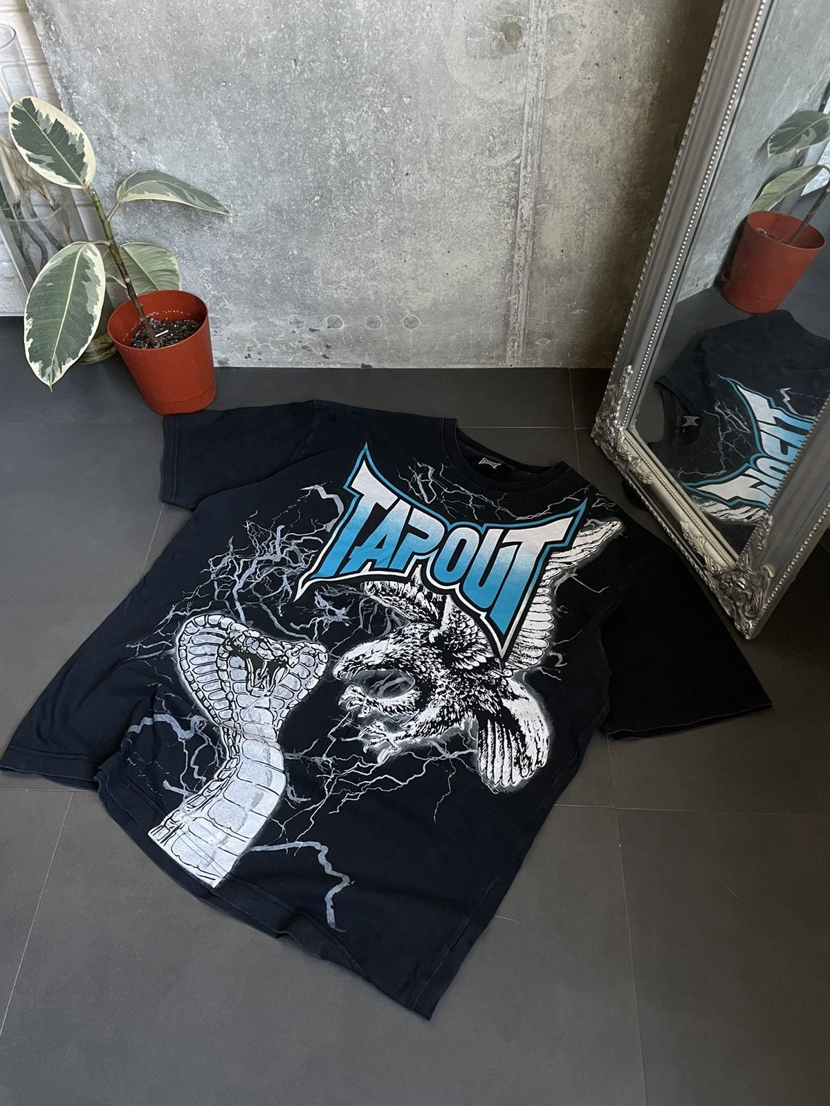 Affliction Vintage Y2K Faded Tapout Affliction Opium Grunge Tee Size US XXL / EU 58 / 5 - 8 Thumbnail