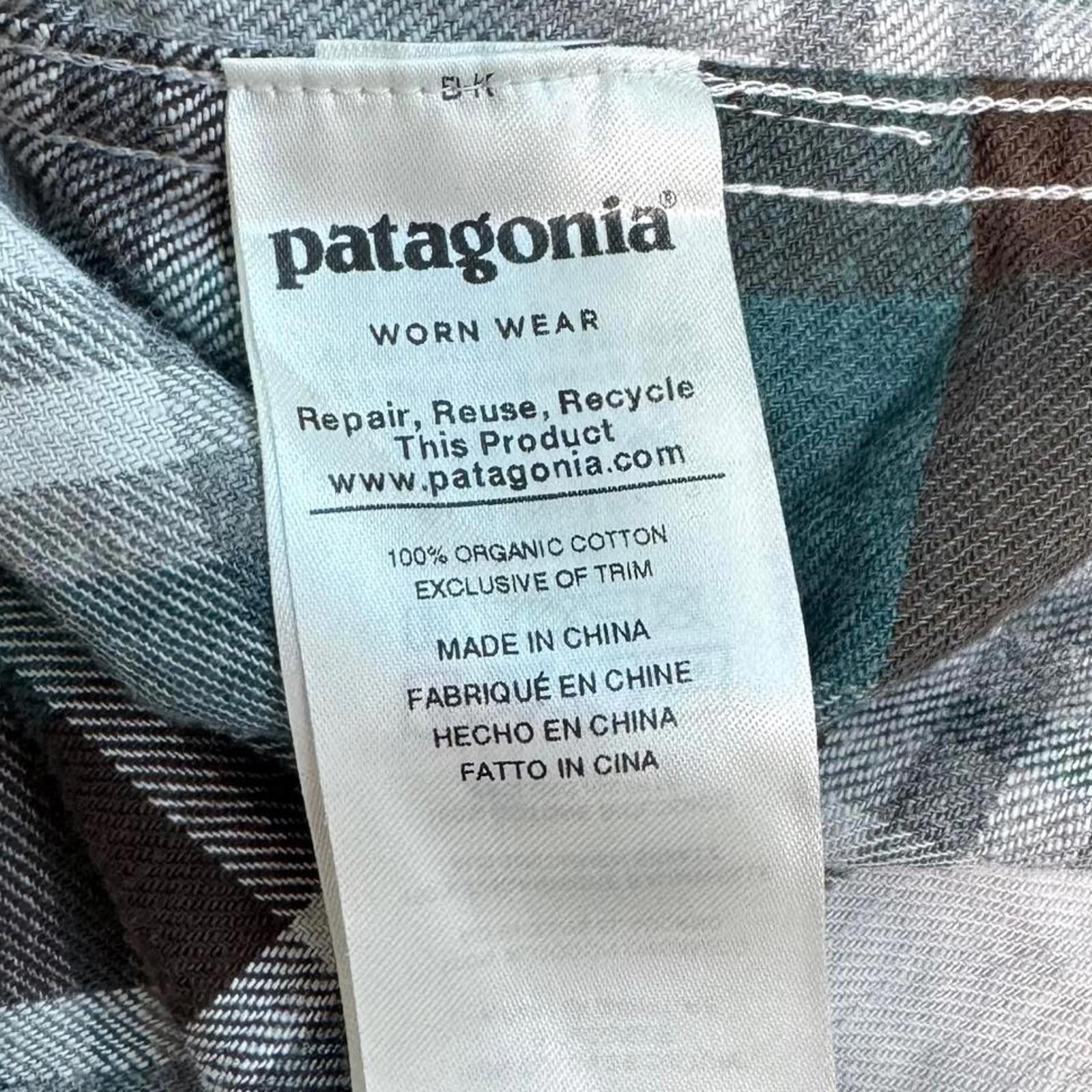 Patagonia Patagonia Men's Casual Plaid Button-Up Shirt Size XL Size US XL / EU 56 / 4 - 4 Thumbnail