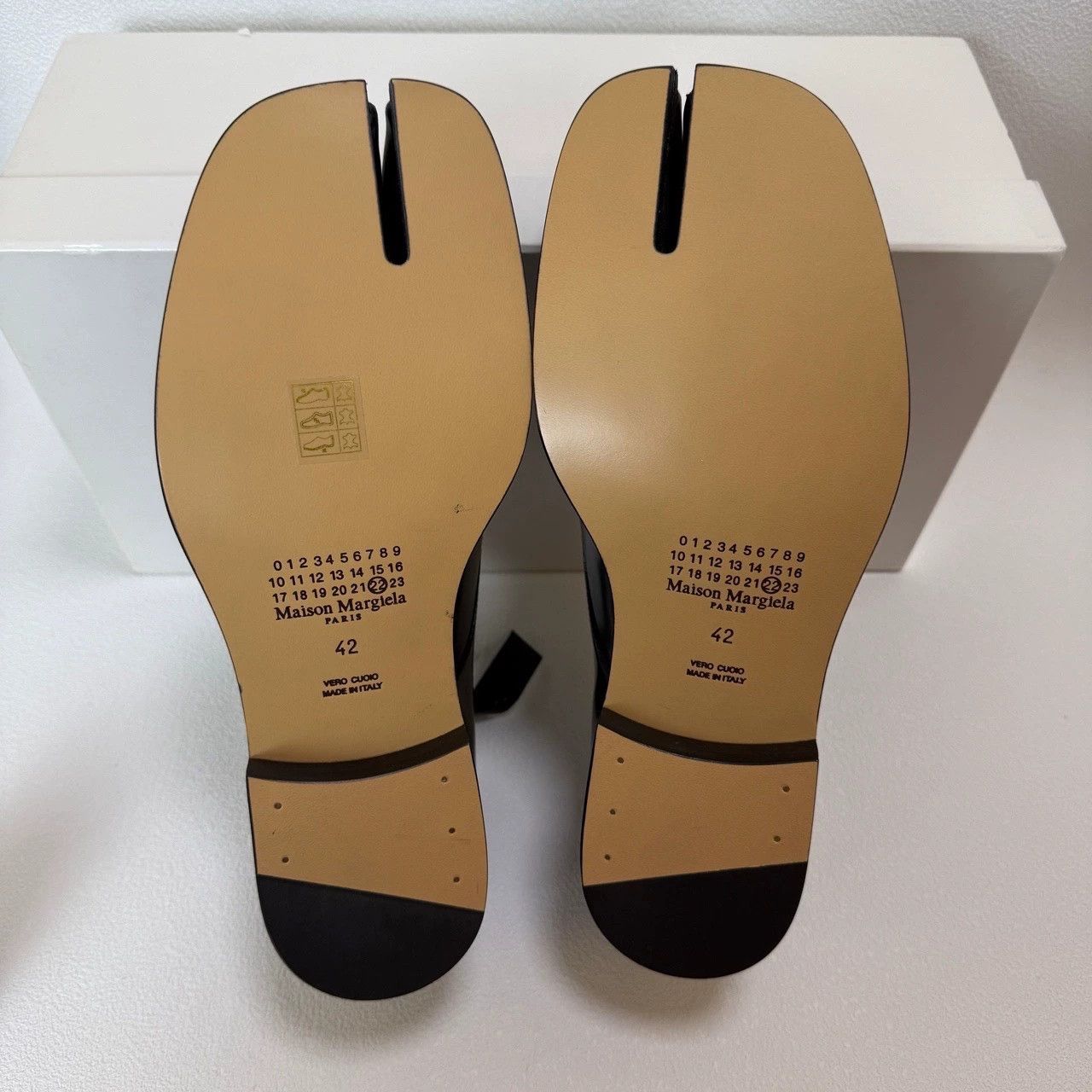 Maison Margiela Maison Margiela Tabi stitched silhouette casual shoes Size US 9 / EU 42 - 7 Thumbnail