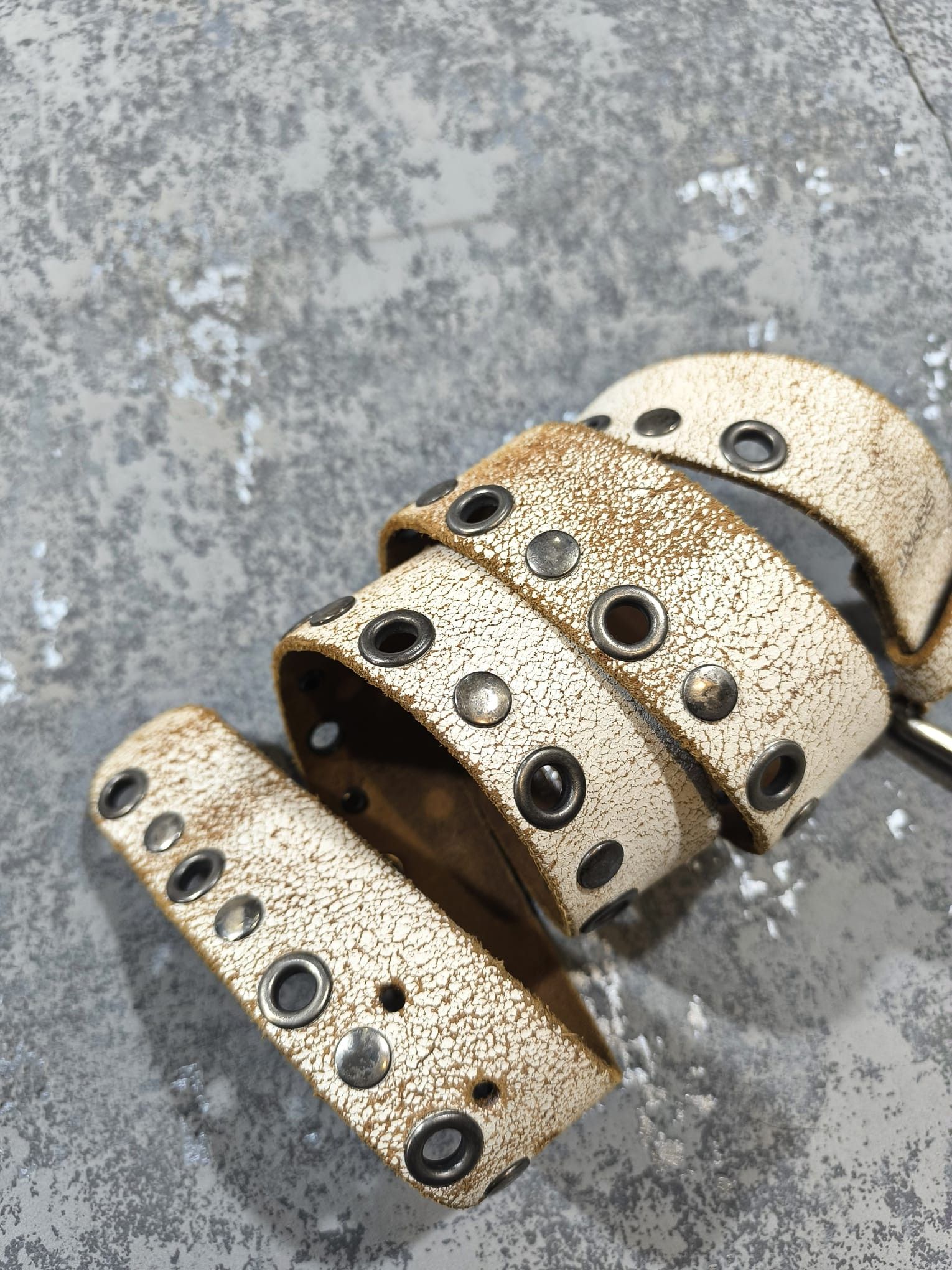 Leather VINTAGE DISTRESSED REAL LEATHER STUDDED BELT Size ONE SIZE - 4 Thumbnail