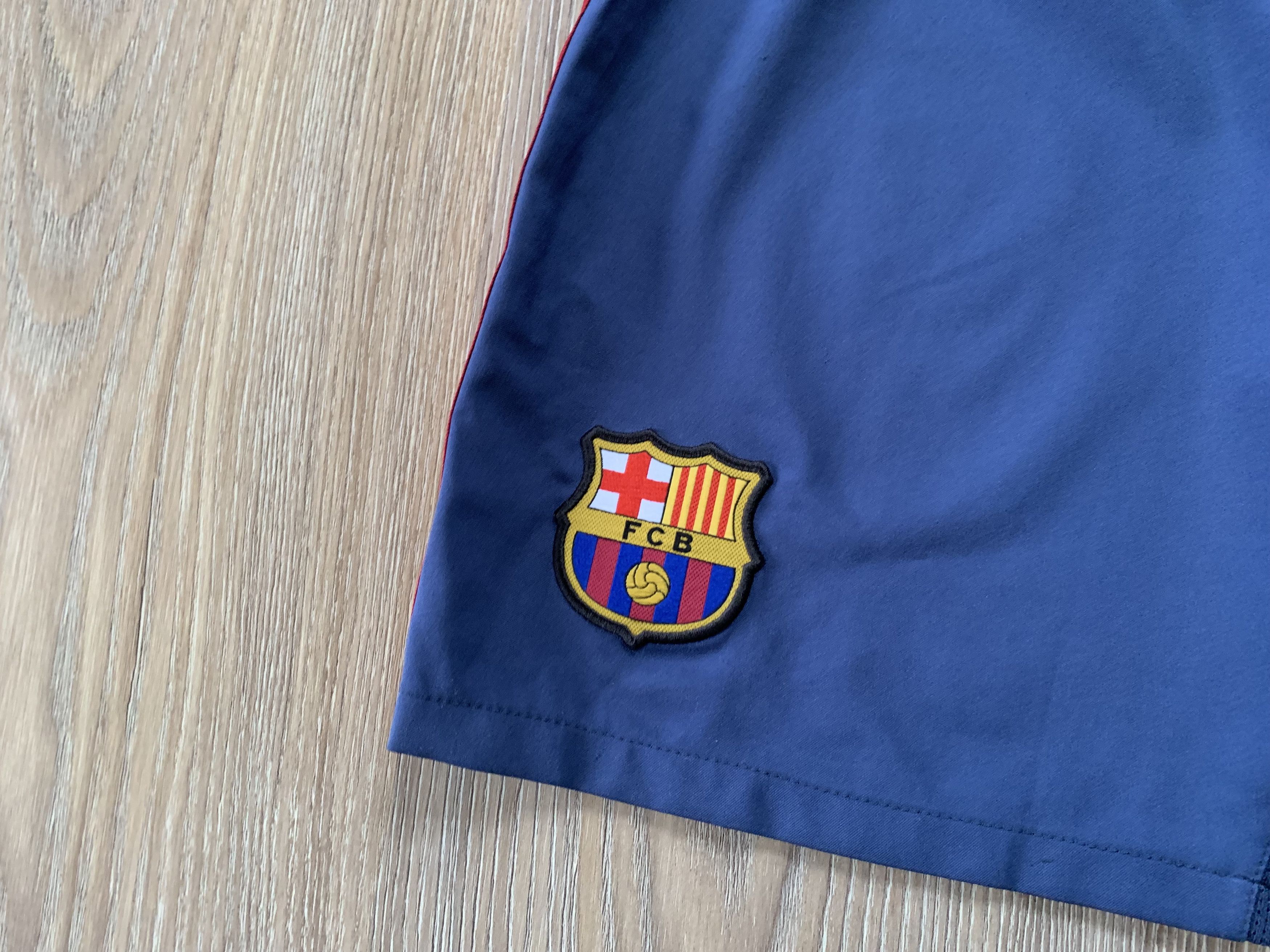 Nike × Vintage Nike Dri Fit FCB Junior Shorts Size L Size US 26 / EU 42 - 5 Thumbnail