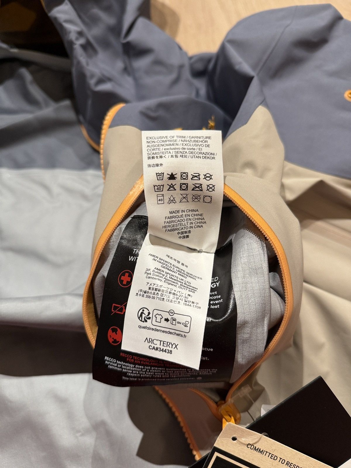Arc'teryx Arcteryx Alpha SV Jacket LNY 2025 Size US M / EU 48-50 / 2 - 7 Thumbnail