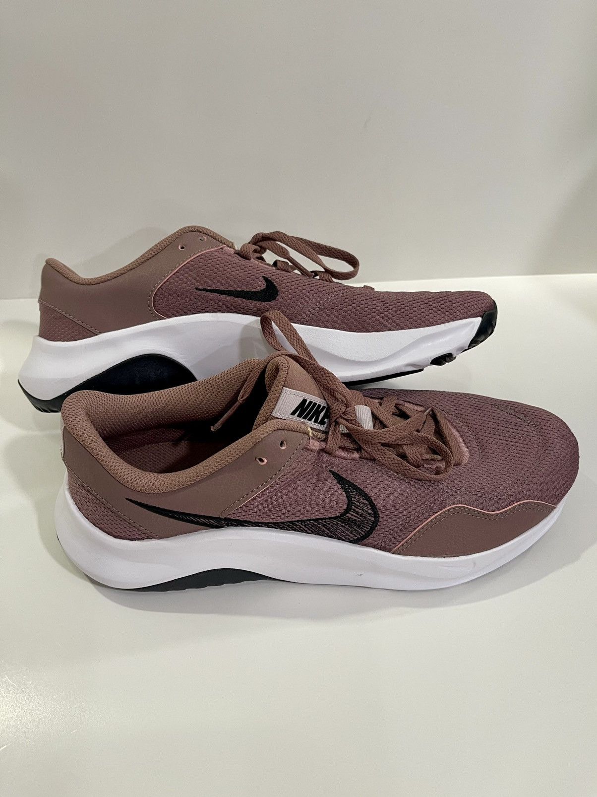 Nike Nike Legend Essential 3 Shoes - Men 10/Women 11.5 Size US 11.5 / IT 41.5 - 1 Thumbnail