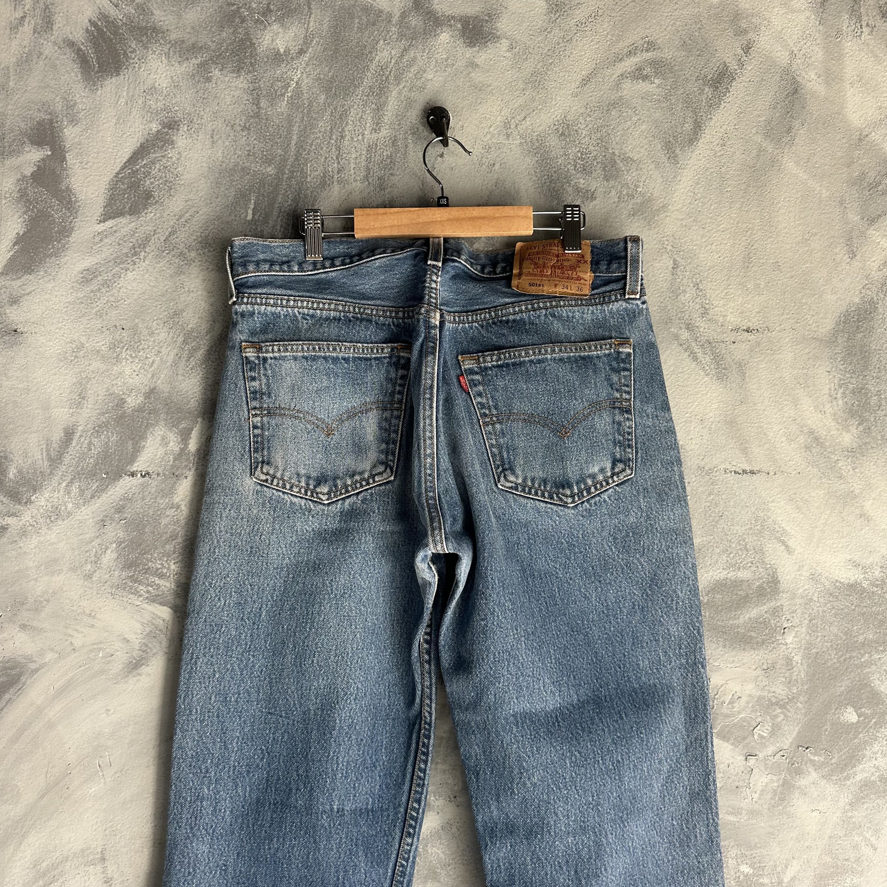 Levi's Vtg Levis 501xx Jeans Mens 34x36 (Fits 32x32) Made in USA Size US 34 / EU 50 - 3 Thumbnail
