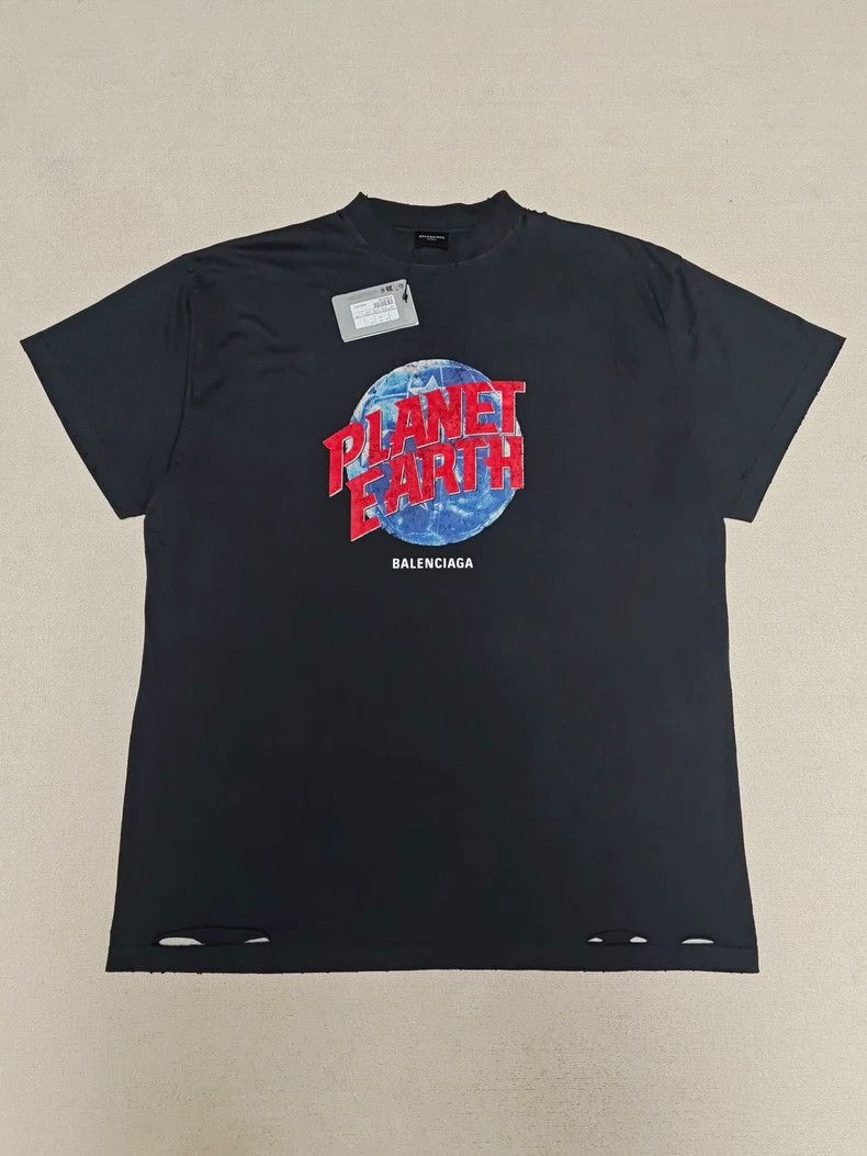 Balenciaga Balenciaga 24fw 24 planet earth planet earth loose short sl Size US M / EU 48-50 / 2 - 1 Thumbnail