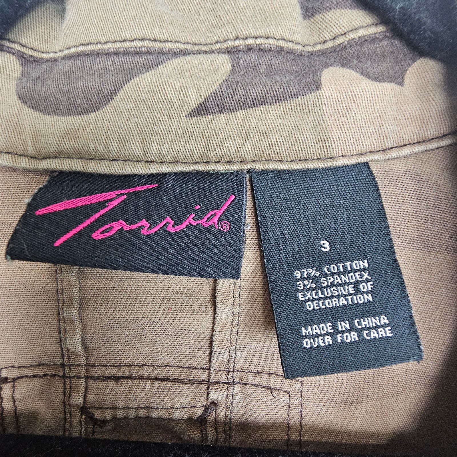 Corridor Torrid Womens Y2K Camo Sequin Embroidered Floral Jacket 3X Size 3XL / US 20-22 - 6 Thumbnail
