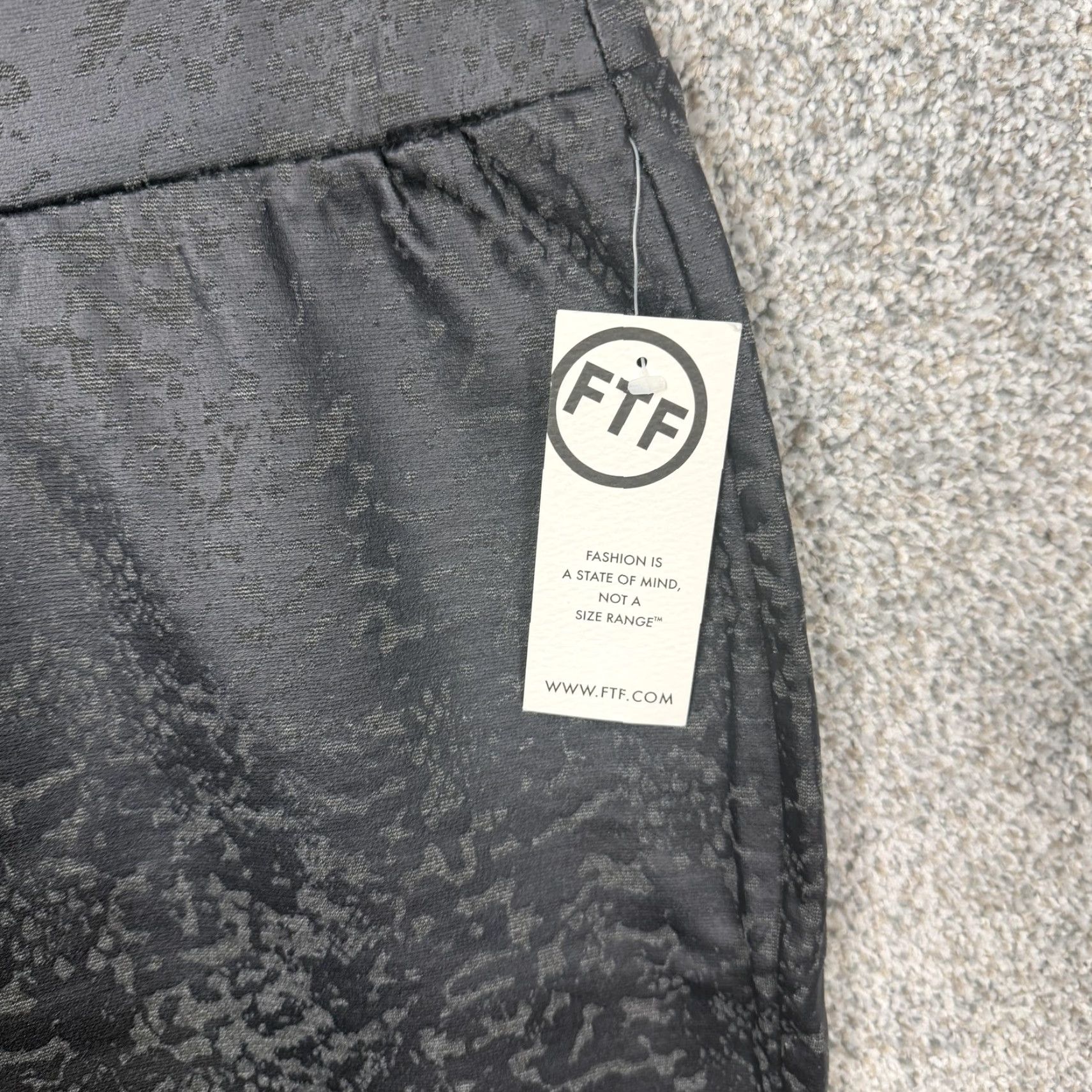 Vintage Fashion To Figure Leggings Womens 1 39x28 Black Coated Ponte High Rise Stretch Size 25" / US 0 / IT 36 - 4 Thumbnail