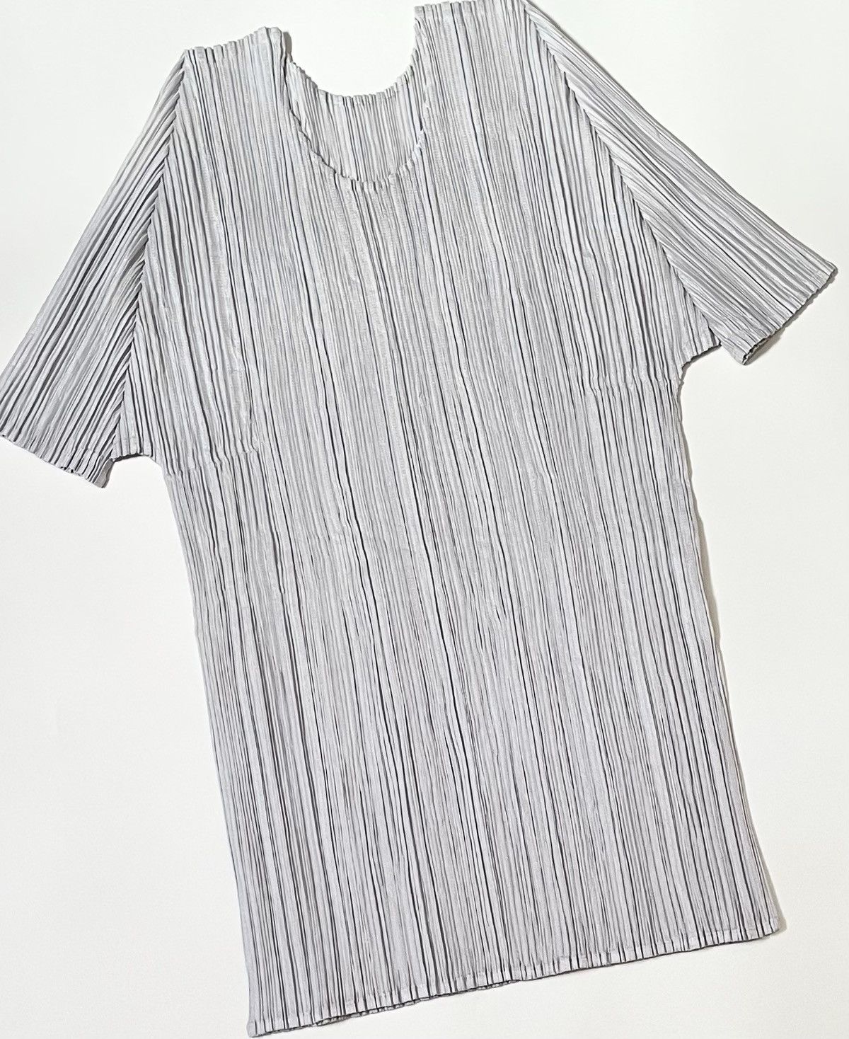 Pleats Please Issey Miyake Vintage Issey miyake pleats please silver tee Size S / US 4 / IT 40 - 2 Thumbnail