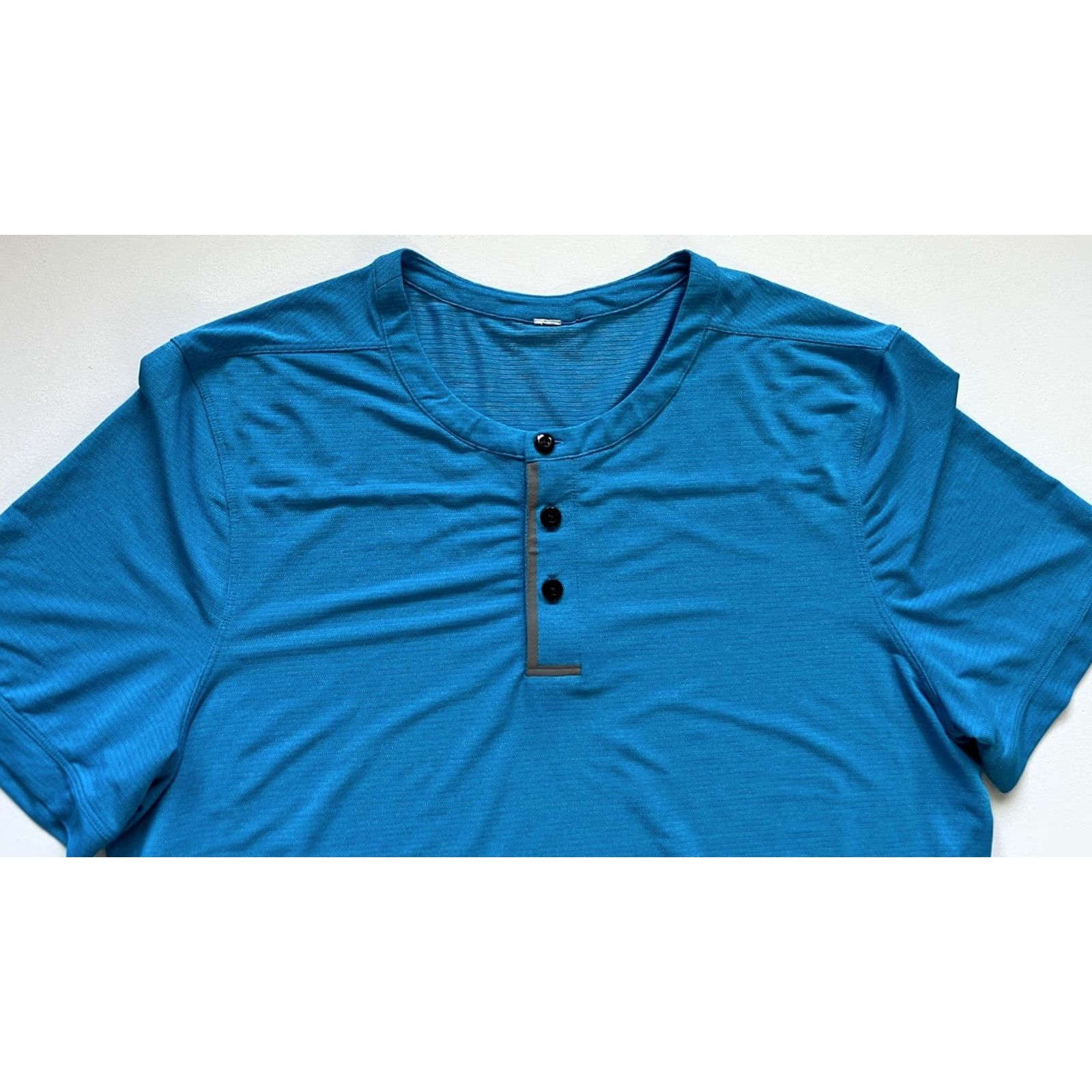 Lululemon Lululemon Men’s Short Sleeve Henley Shirt Blue M Shirt Mens XS? Size US M / EU 48-50 / 2 - 3 Thumbnail