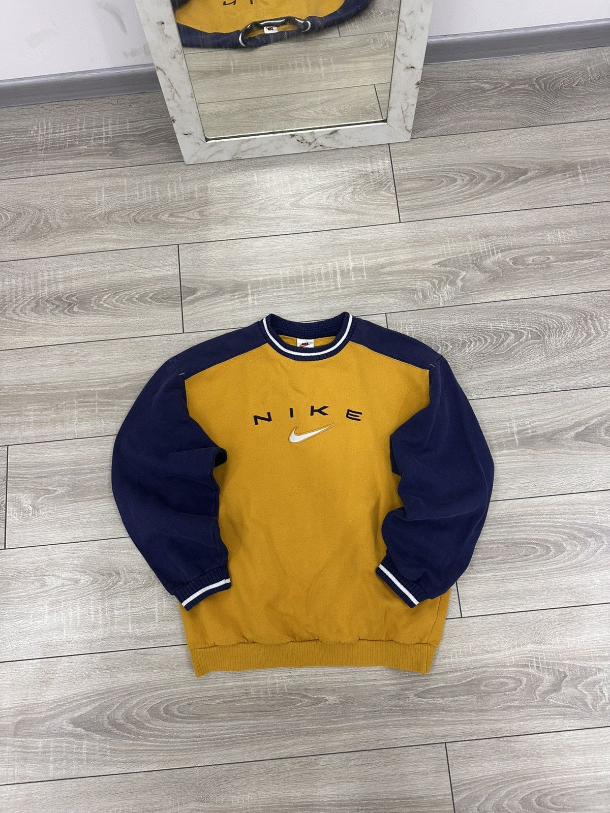 Nike Nike Vintage 90s Sweatshirt Baggy Boxy Fit Size US S / EU 44-46 / 1 - 4 Thumbnail