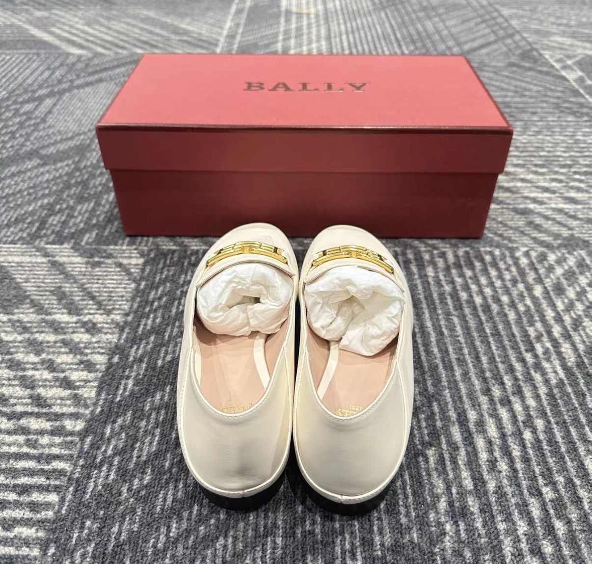 Bally Bally Ellah Flat Loafers J42 Size US 6 / IT 36 - 3 Thumbnail