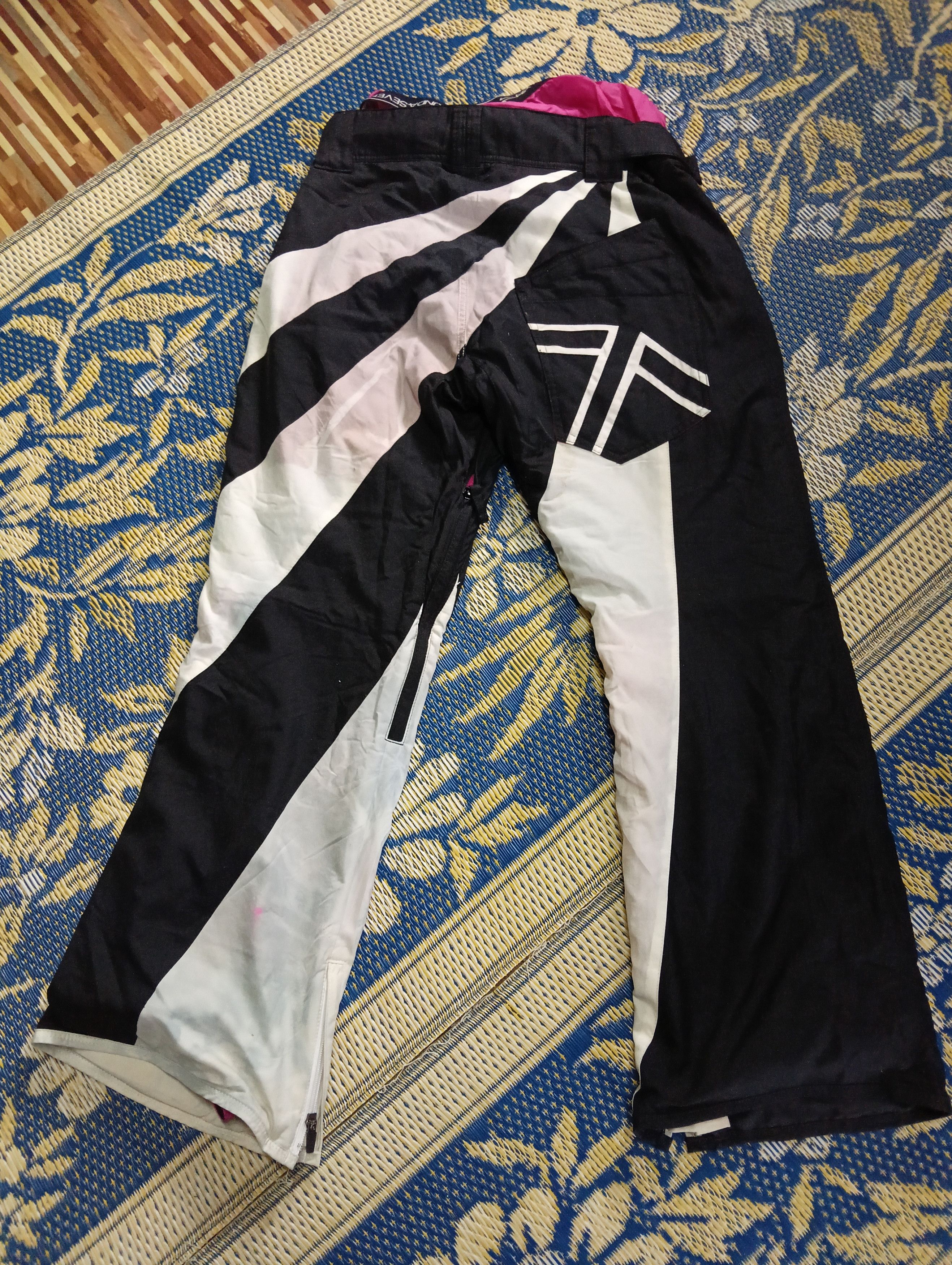 Burberry Vintage Burberry Skirt Size US 26 / EU 42 - 6 Thumbnail