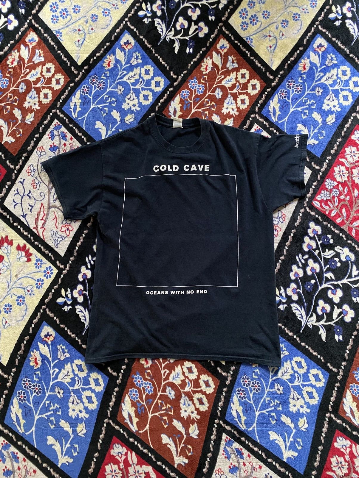 Band Tees Cold Cave Oceans With No End Album Tshirt Size US L / EU 52-54 / 3 - 1 Thumbnail