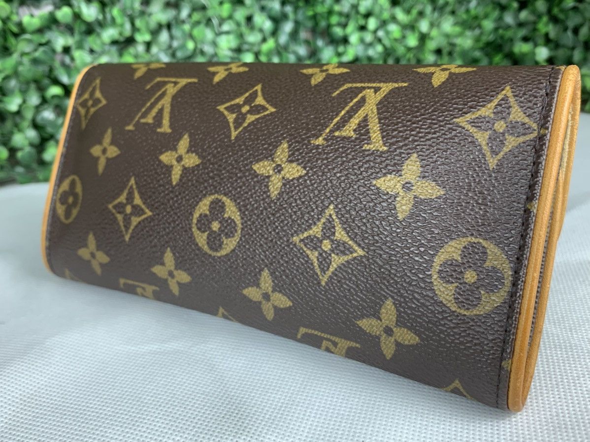 Louis Vuitton Louis Vuitton Pochette Twin PM Monogram Shoulder Bag. Size ONE SIZE - 7 Thumbnail