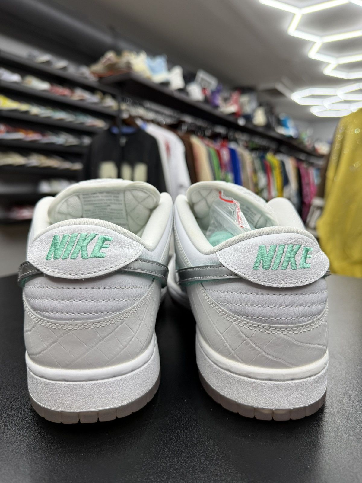 Diamond Supply Co. × Nike Size 11 - Nike SB Dunk Low Diamond Supply Co White Tiffany Size US 11 / EU 44 - 4 Thumbnail