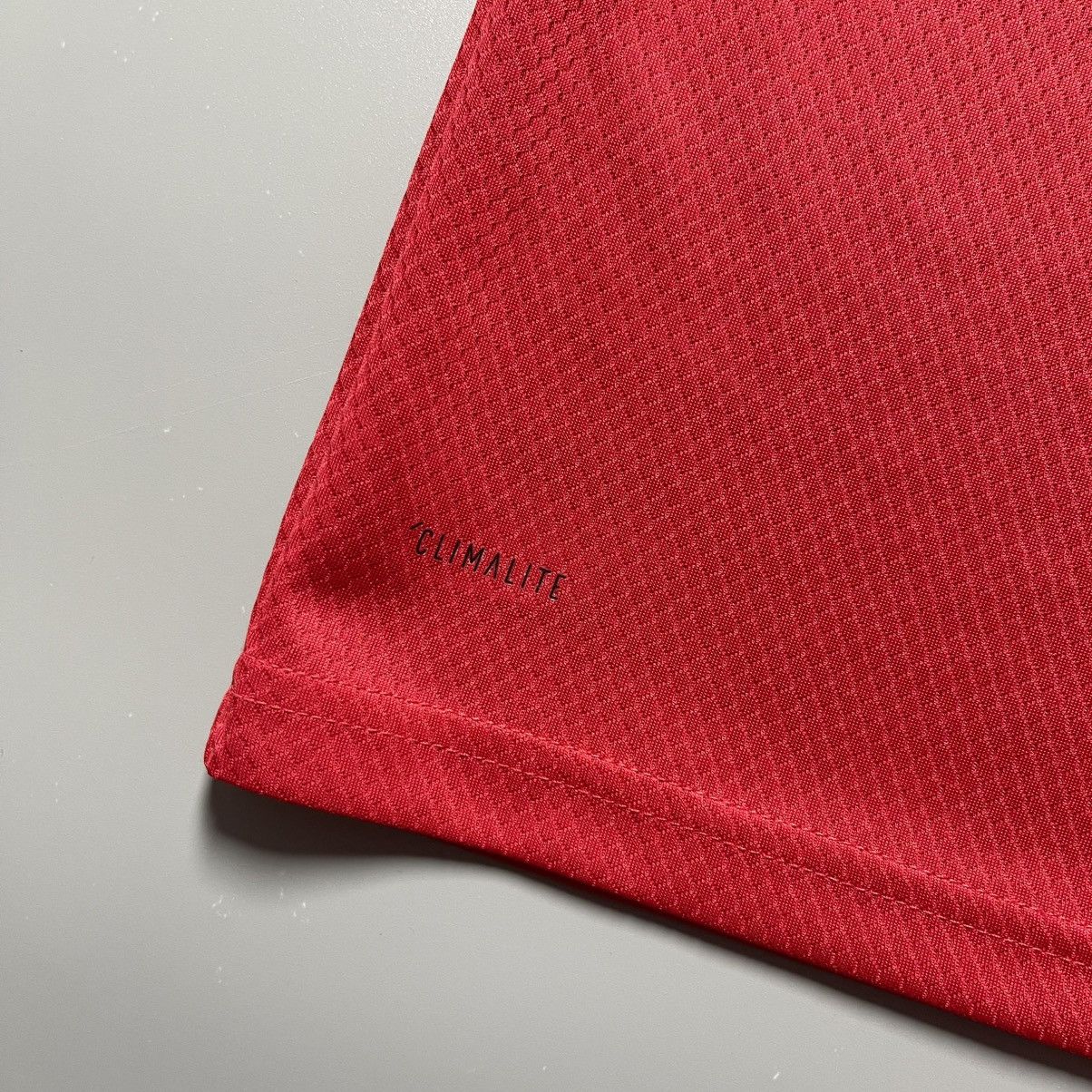 Adidas × Vintage MAN UNITED ADIDAS 2019/2020 FOOTBALL HOME JERSEY #7 BECKHAM Size US M / EU 48-50 / 2 - 9 Thumbnail