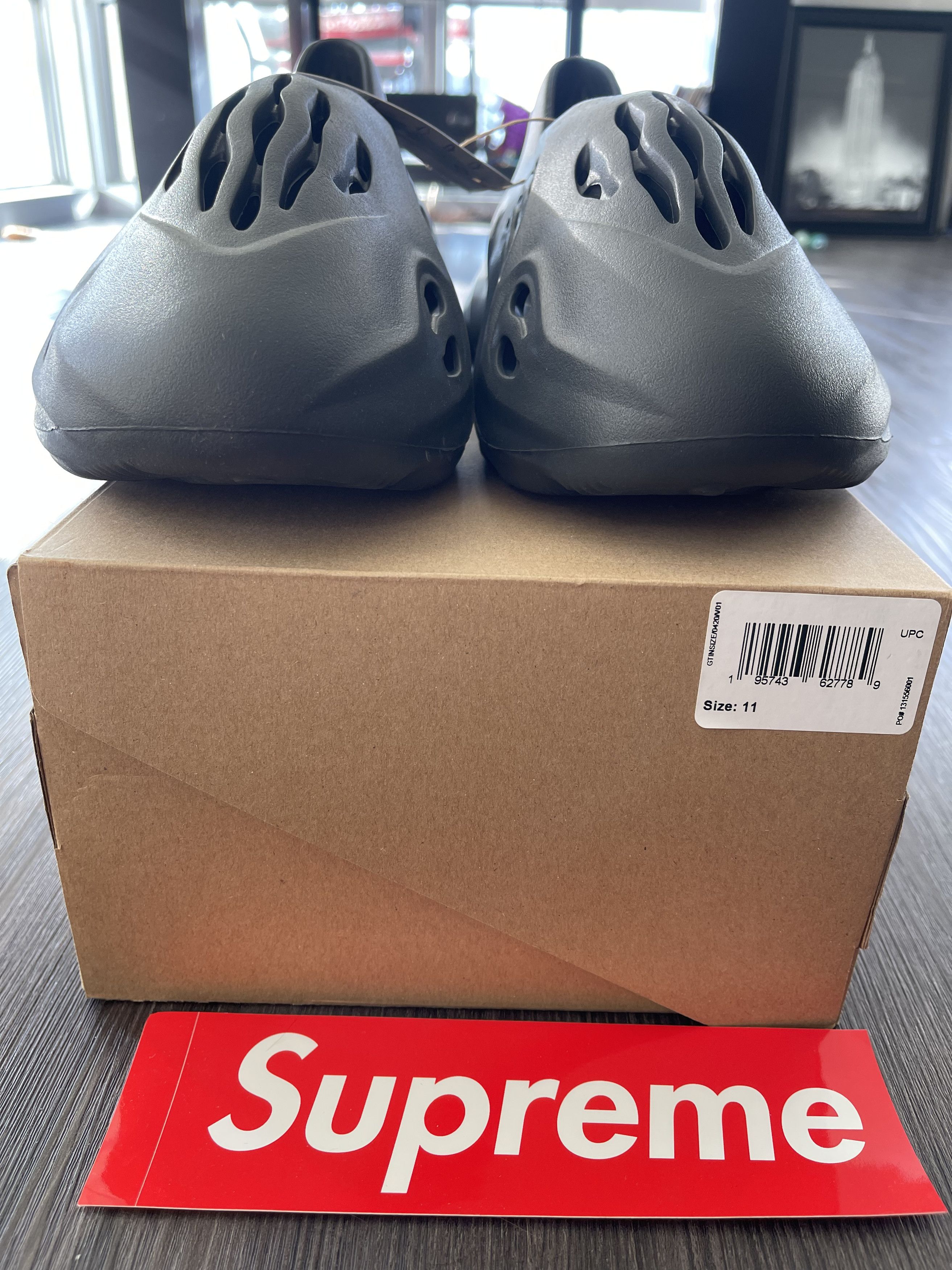 Yeezy adidas Yeezy Quantum Onyx Size US 11 / EU 44 - 2 Thumbnail