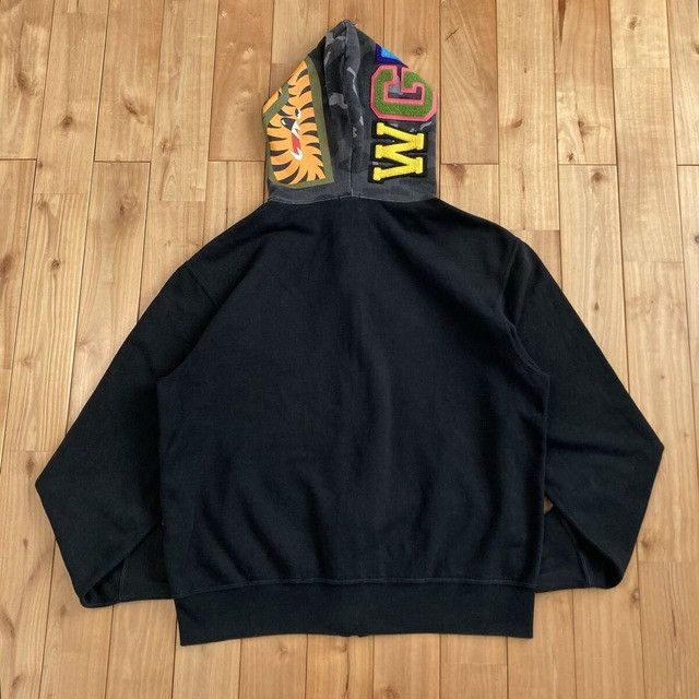 Bape 🔥Aoyama limited🔥 BAPE CAMO Shark Full Zip Hoodie APE NIGO Size US M / EU 48-50 / 2 - 3 Thumbnail