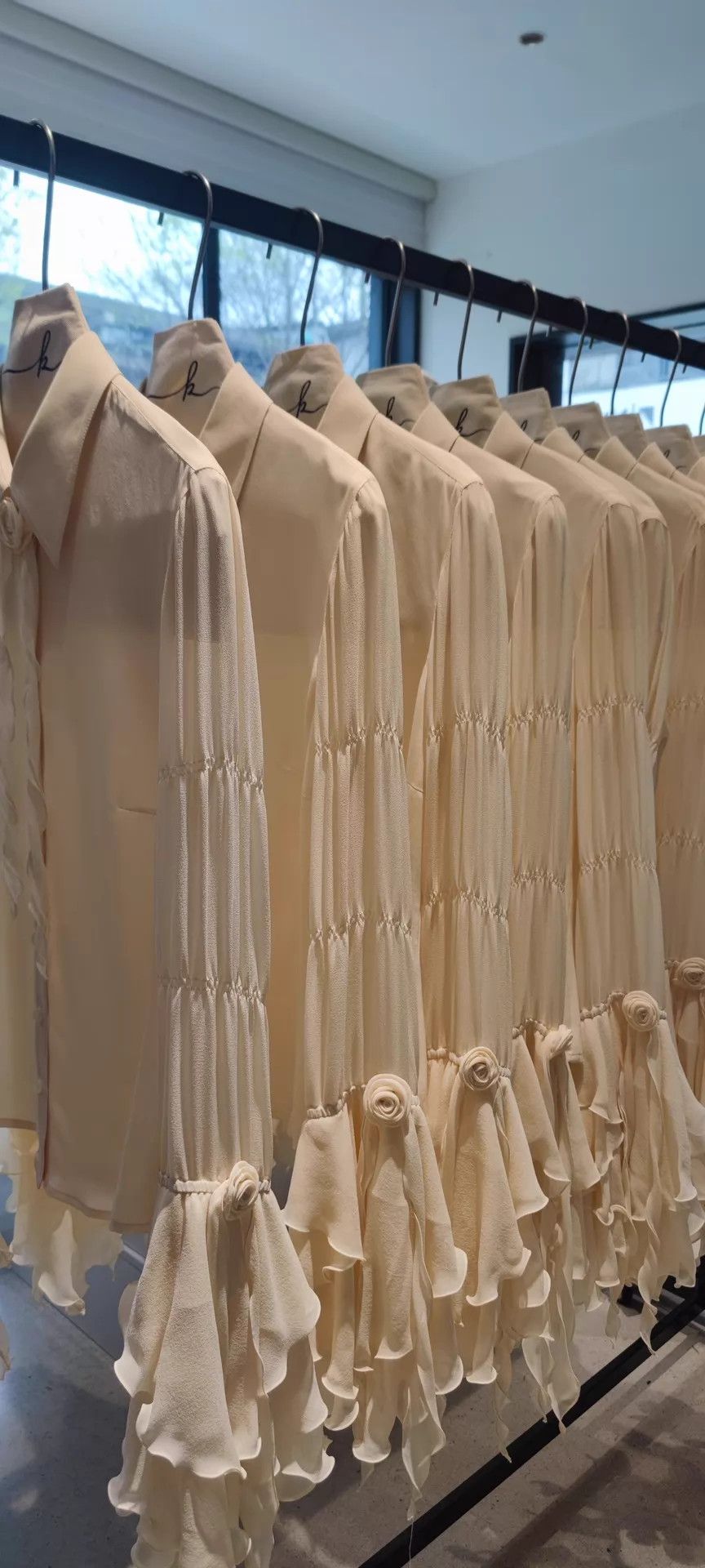 Other Vieuxnew silk white rose handmade shirt champagne white Size ONE SIZE - 8 Thumbnail