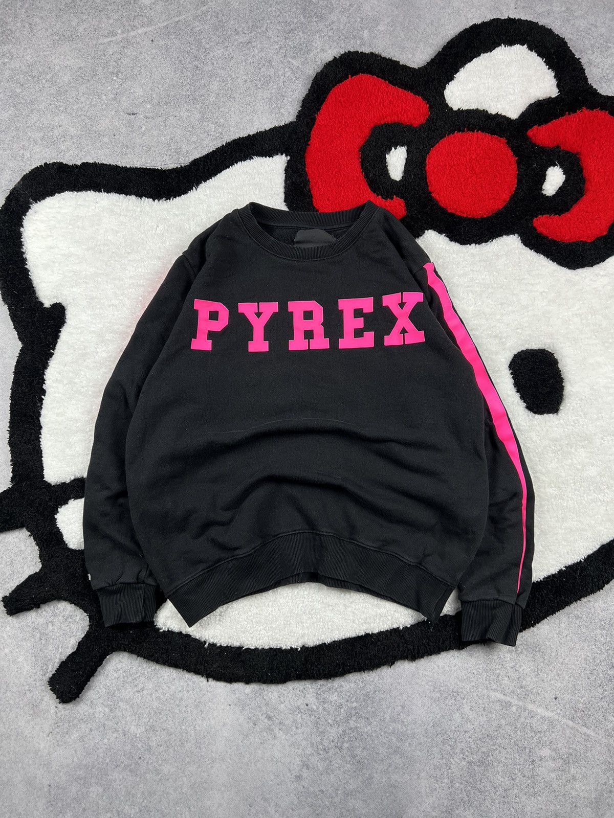 Pyrex Vision Pyrex Vision Big Pink Logo Y2K Rap Sweatshirt Size S / US 4 / IT 40 - 1 Thumbnail