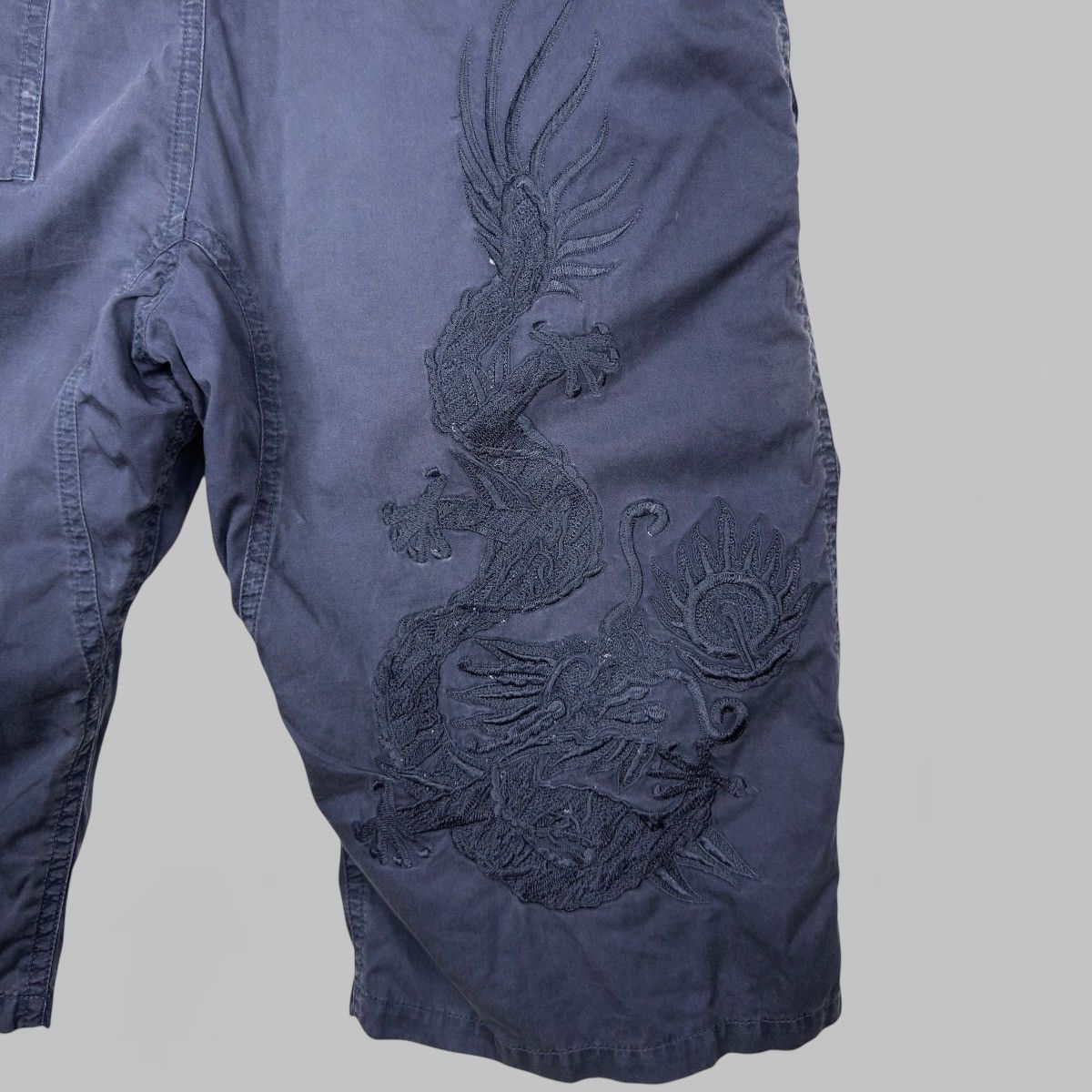 Maharishi MAHARISHI EMBROIDERED DRAGON NAVY SHORTS SIZE S Size US 30 / EU 46 - 1 Thumbnail