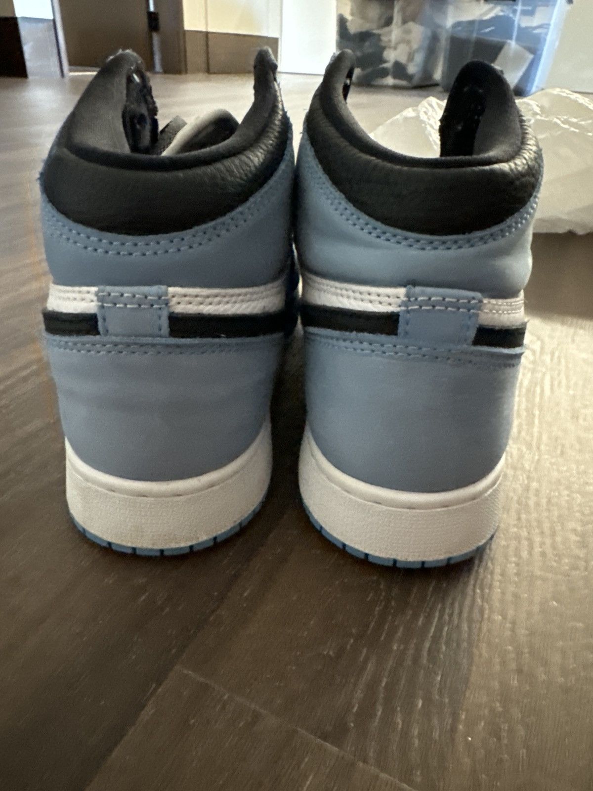 Jordan Brand Jordan 1 university blue 6.5 y Size US 6.5 / EU 39-40 - 4 Thumbnail