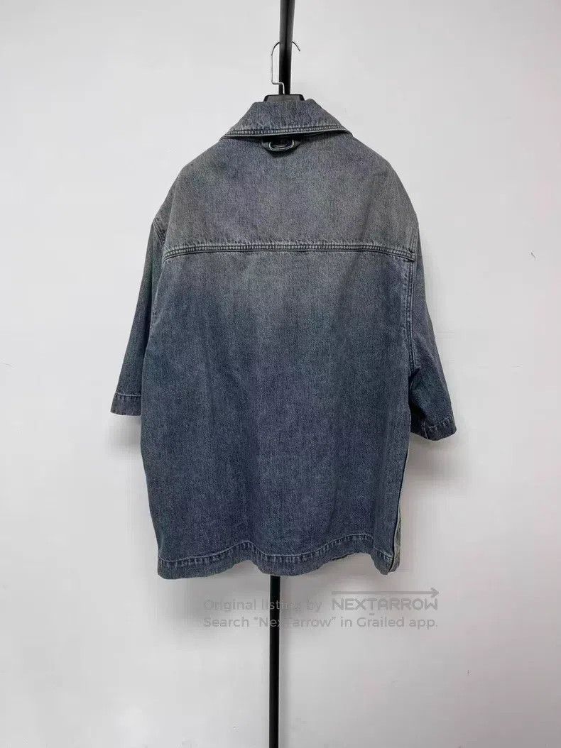 Louis Vuitton Louis Vuitton size 4l Logo Embossed Single Breasted Short S Size US M / EU 48-50 / 2 - 2 Thumbnail