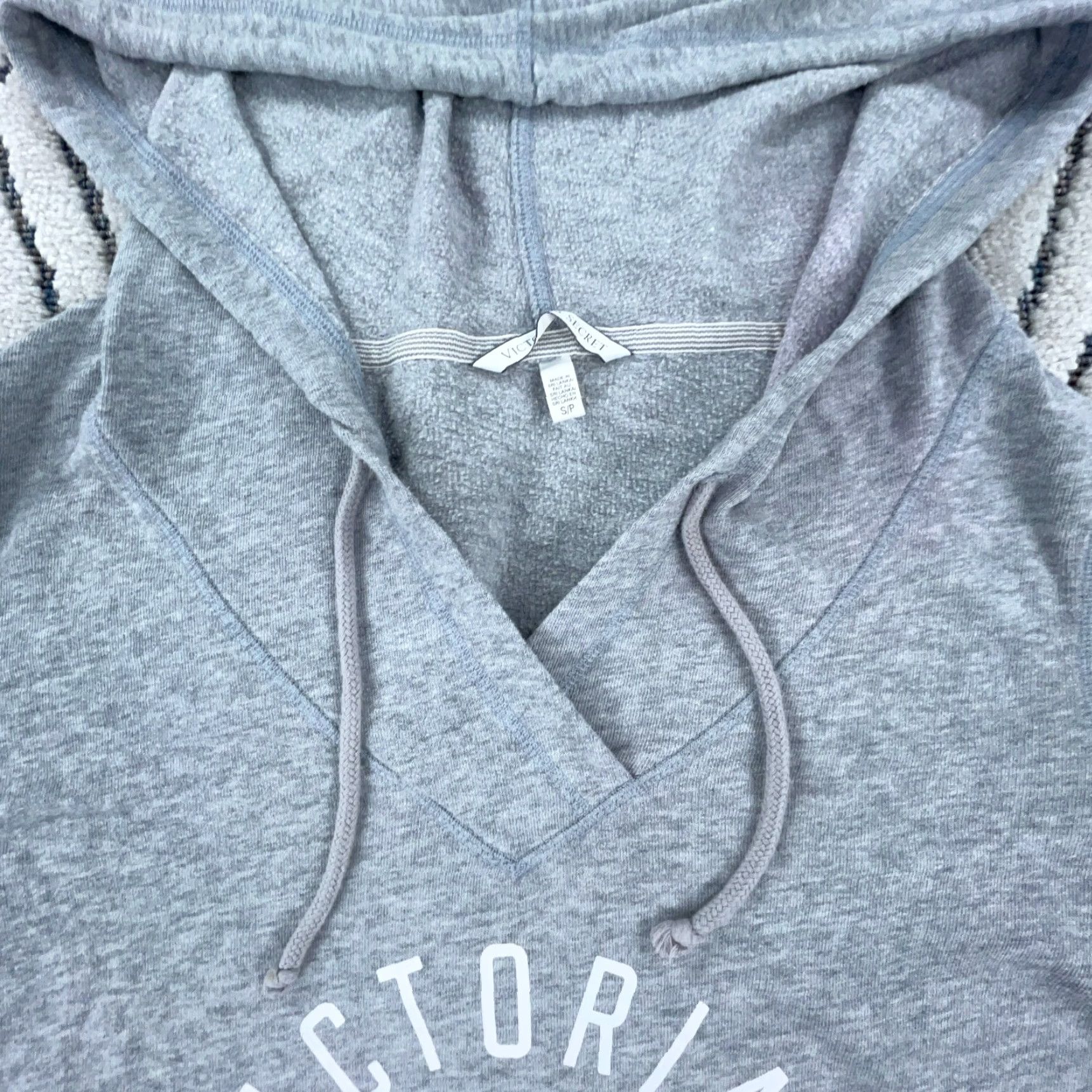 Victoria's Secret Victoria's Secret Hoodie Women Small Gray White Graphic Print Logo Pullover Sweatshirt Size S / US 4 / IT 40 - 2 Thumbnail