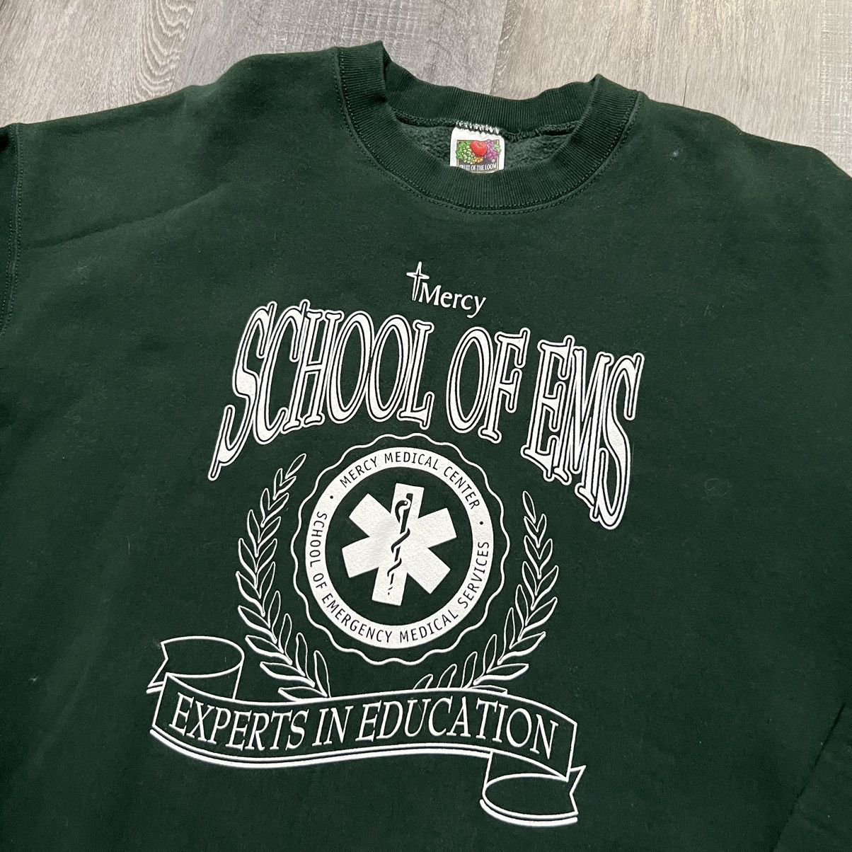 Fruit Of The Loom × Vintage VTG Mercy College School Of EMS Green Y2K College Sweatshirt Size US XXL / EU 58 / 5 - 2 Thumbnail