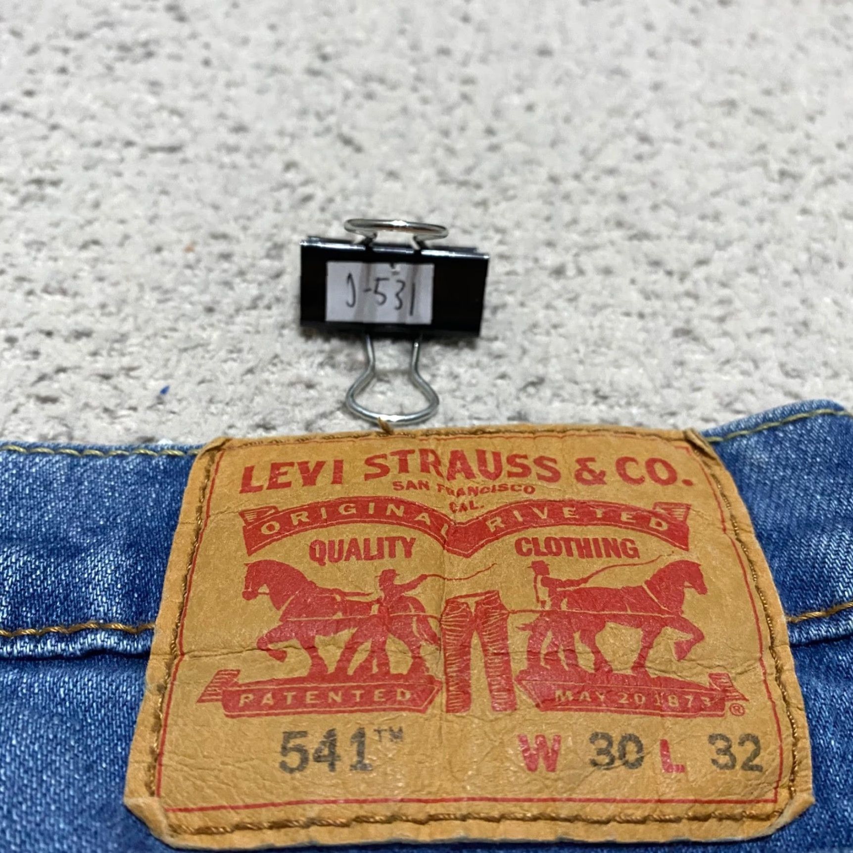 Levi's Levi's 541 Jeans 30x32 Blue Denim Medium Wash Athletic Straight Mid Rise Mens Regular Size 30 Color Blue Size US 30 / EU 46 - 3 Thumbnail