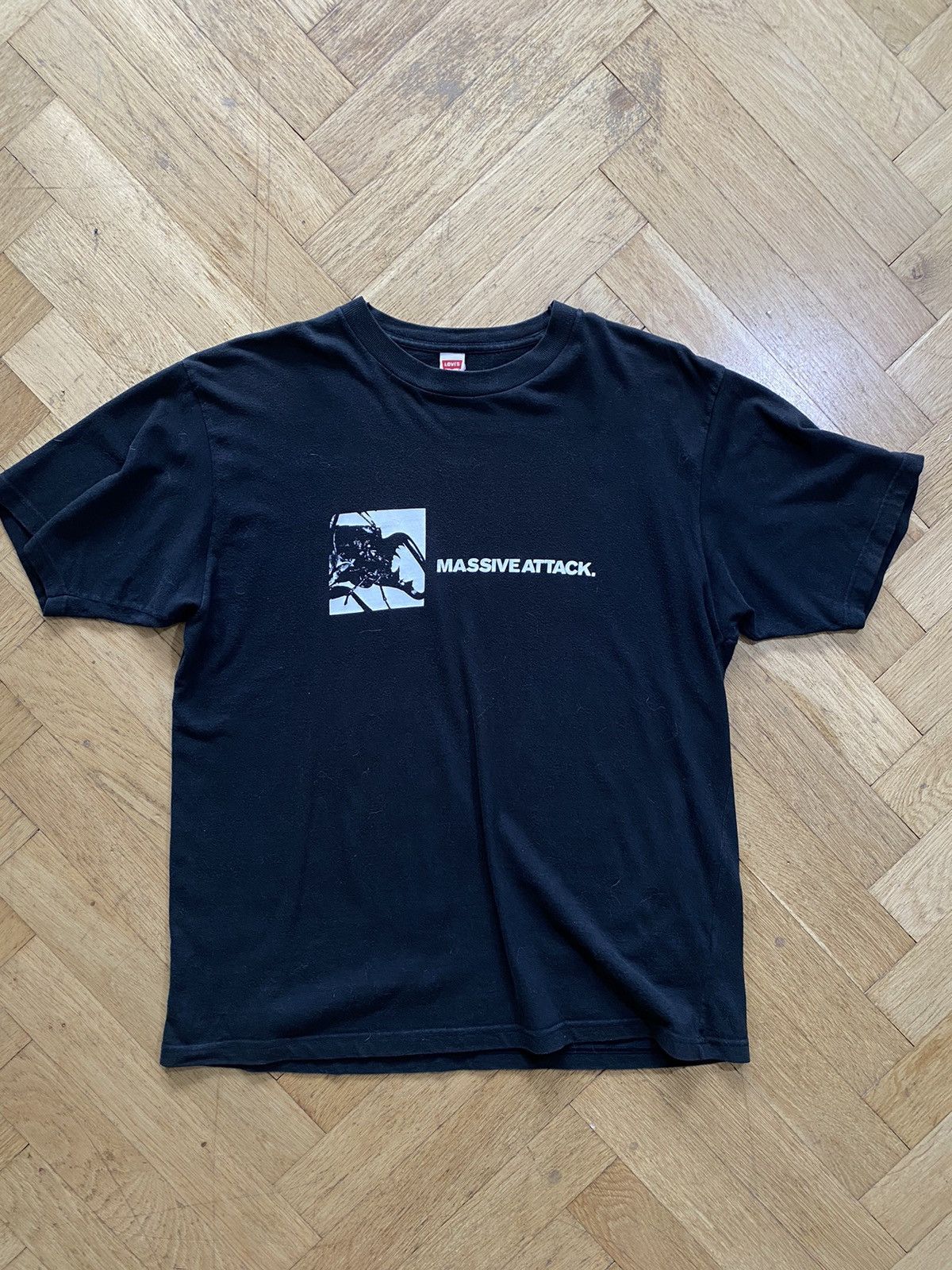 Vintage Levi’s x Massive attack Mezzanine 90s t-shirt