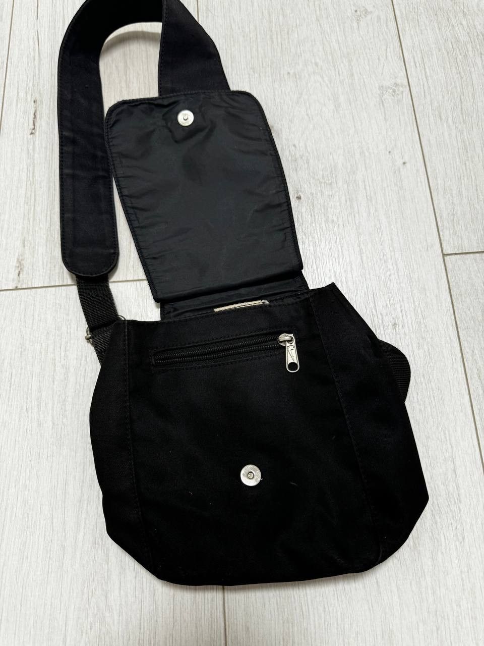 Nike 00s Nike Vintage Basic Logo Black Small Sling Bag Size ONE SIZE - 13 Thumbnail