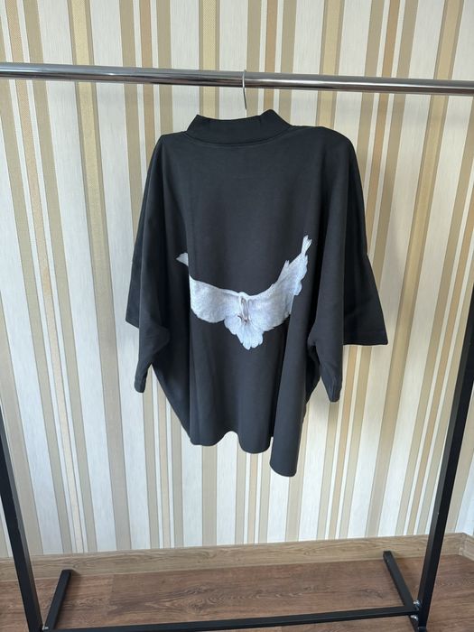 Balenciaga Yeezy Gap Engineered By Cropped Dove No Seam Tee in Black