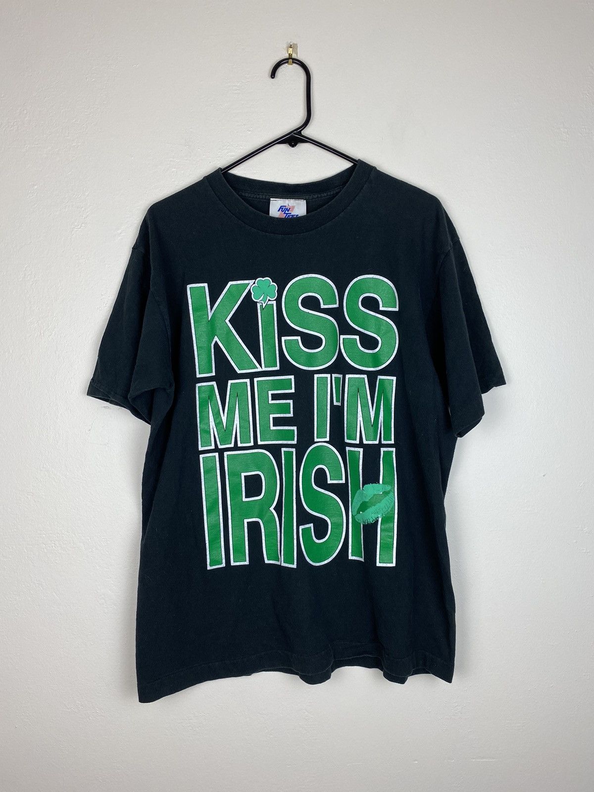 Vintage Kiss Me I’m Irish Fun Tees Black Single Stitch T shirt tee Size US L / EU 52-54 / 3 - 1 Thumbnail
