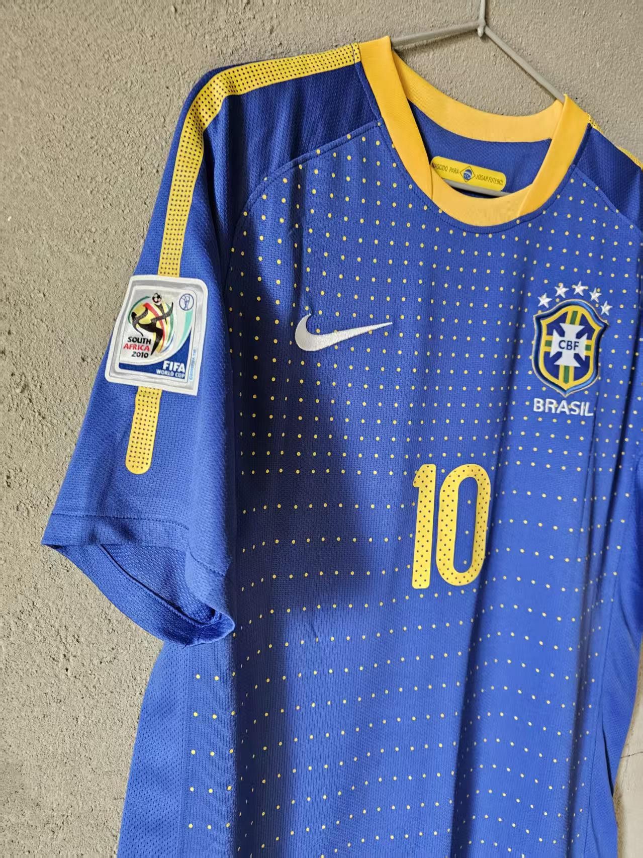 Other 2010 Brazil #10 Kaka Jersey Away Size US L / EU 52-54 / 3 - 3 Thumbnail
