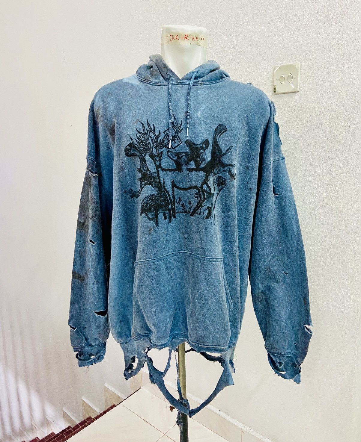 Designer VELVET BRETT WESTFALL DISTRESSED HOODIE Size US S / EU 44-46 / 1 - 3 Thumbnail