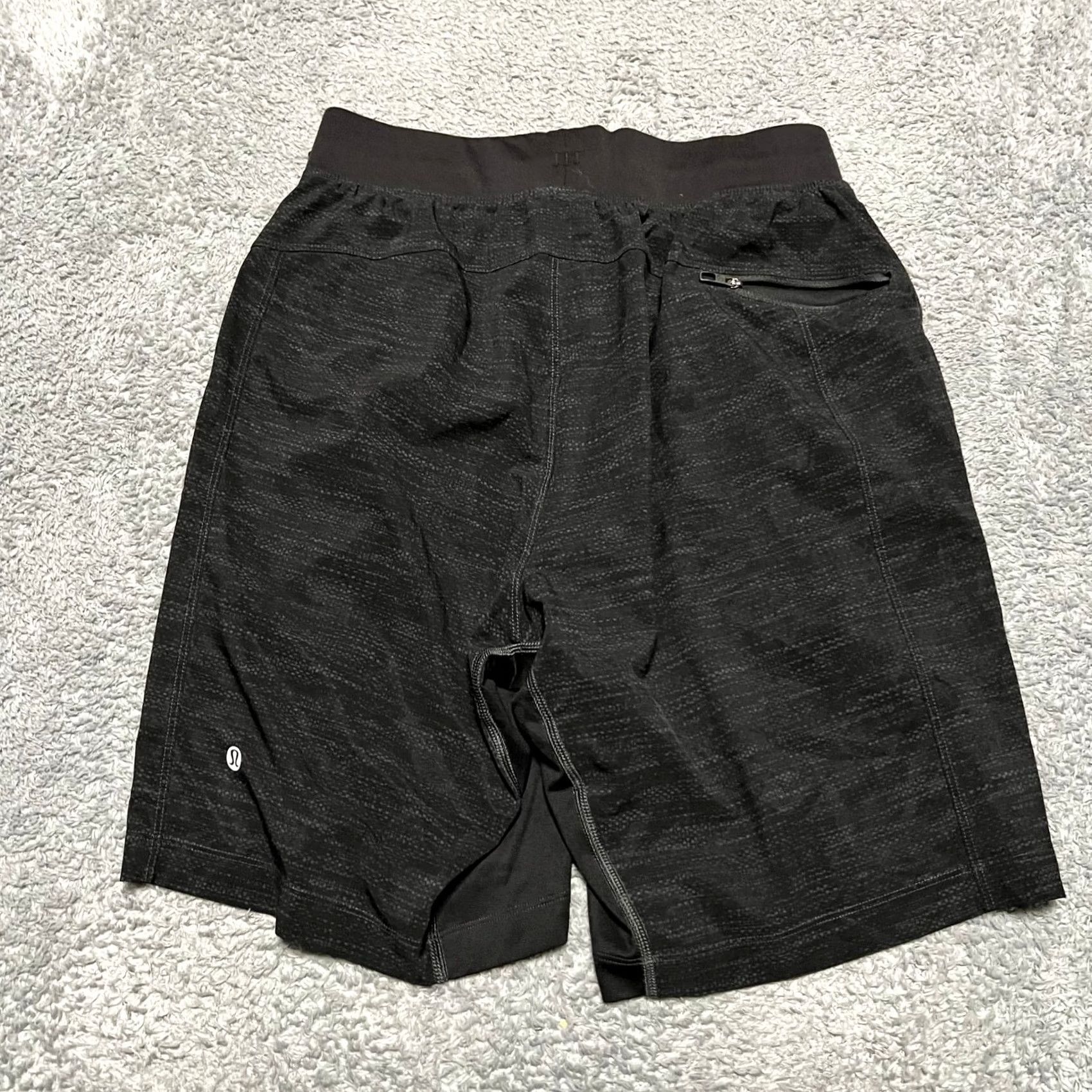 Lululemon Lululemon T.H.E. Shorts Mens Small Luxtreme Black Patterned Running M7Y24S Size US 29 - 2 Thumbnail