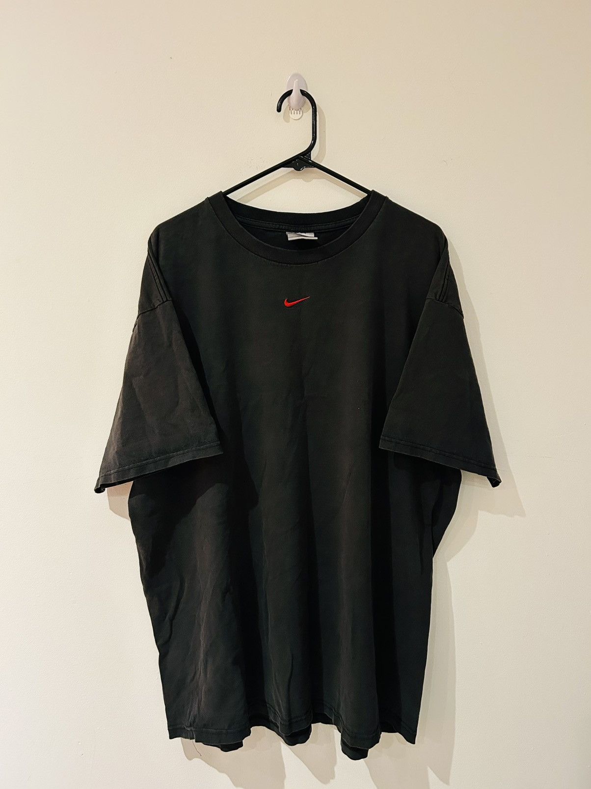 Nike Vintage 90s Nike center logo shirt Size US XL / EU 56 / 4 - 1 Thumbnail