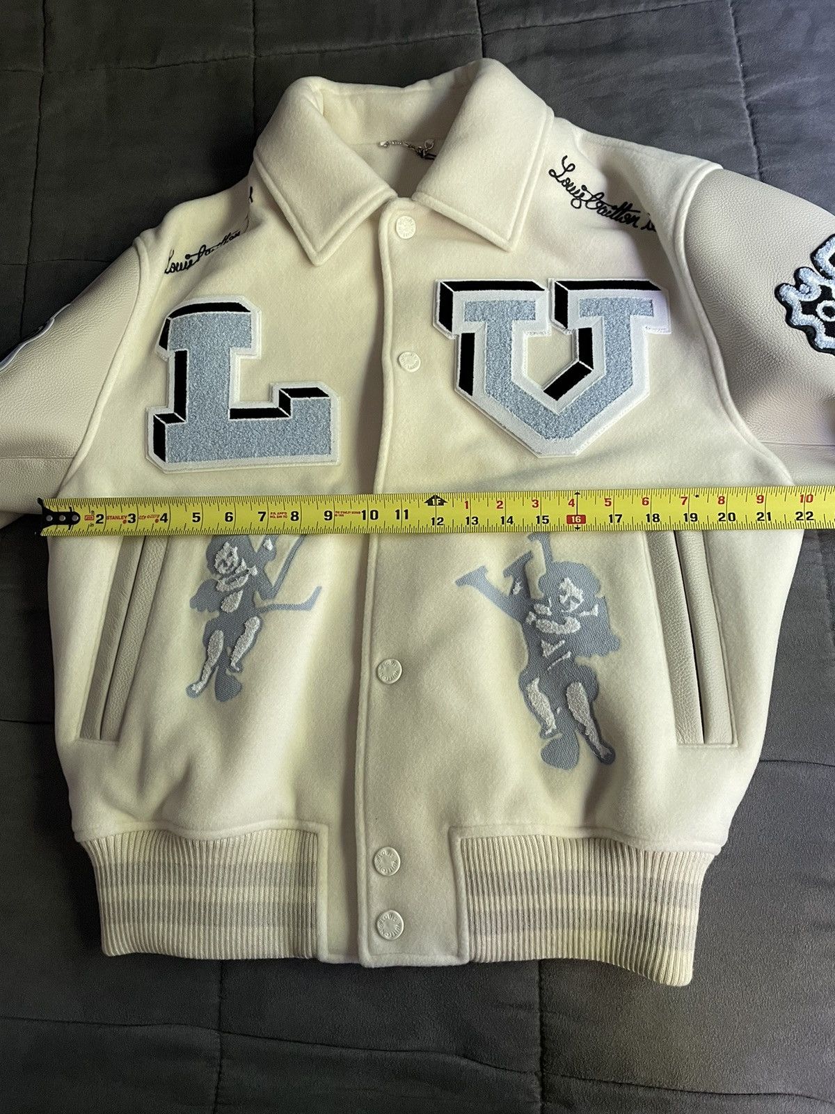 Louis Vuitton Louis Vuitton Bunny Patches Varsity Jacket Size US S / EU 44-46 / 1 - 8 Thumbnail