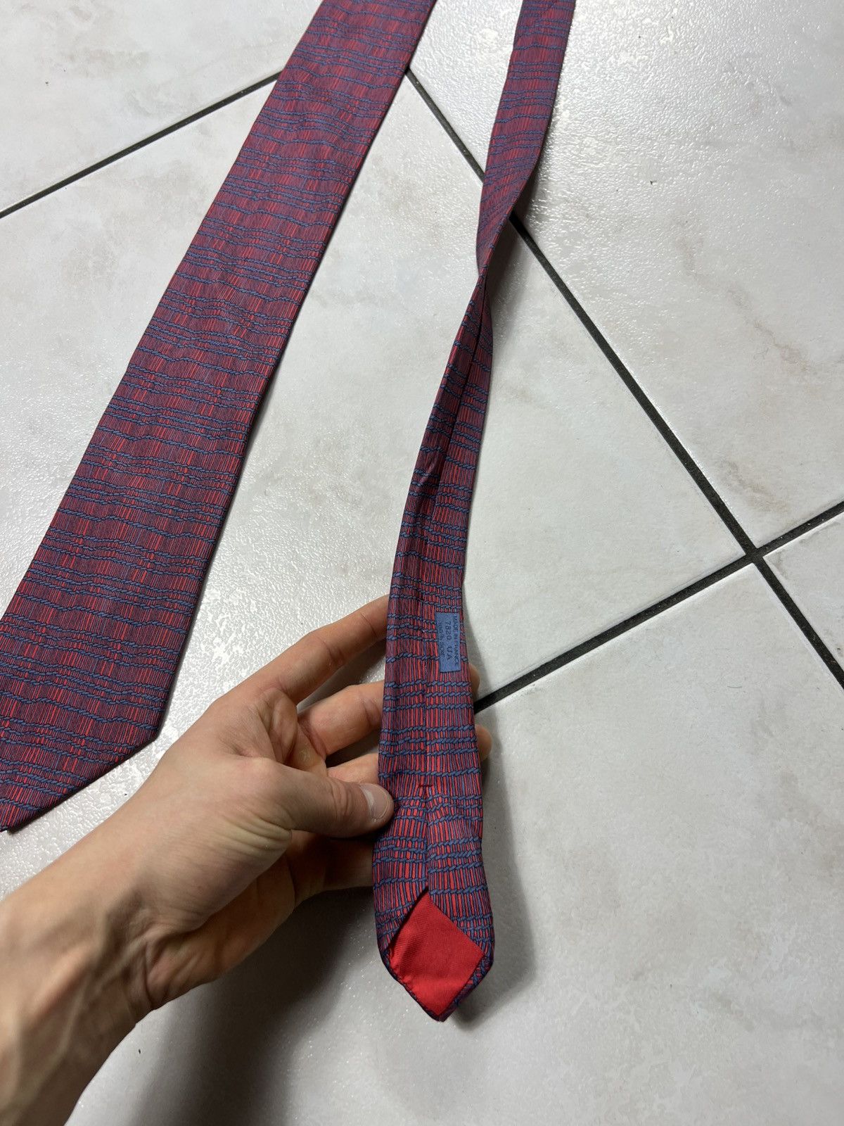 Vintage Hermes Paris silk tie luxury 7820 MA patterned red