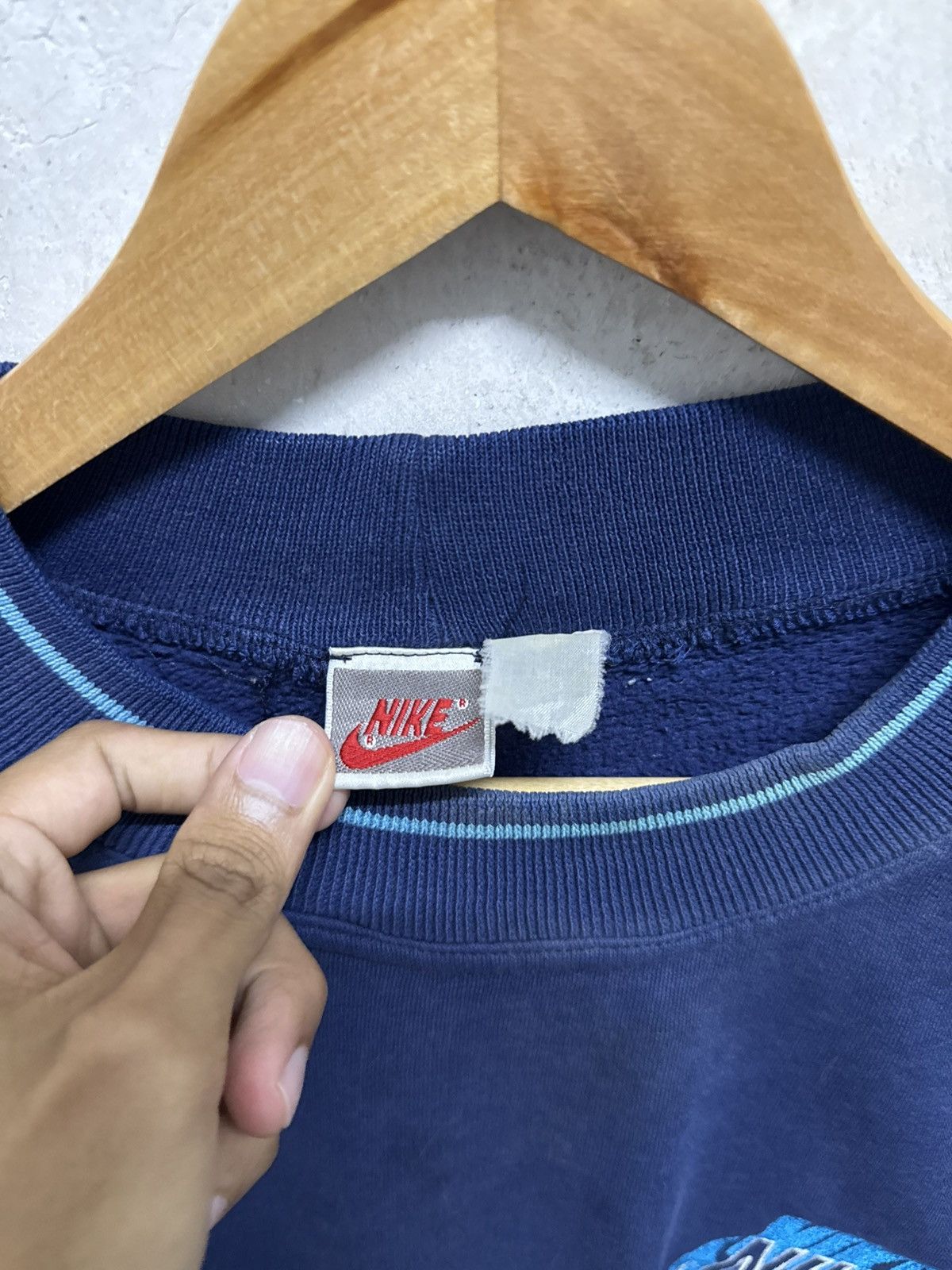 Nike Vintage 90s Nike Embroidered Logo Sunfaded Sweatshirt Size US XXL / EU 58 / 5 - 5 Thumbnail