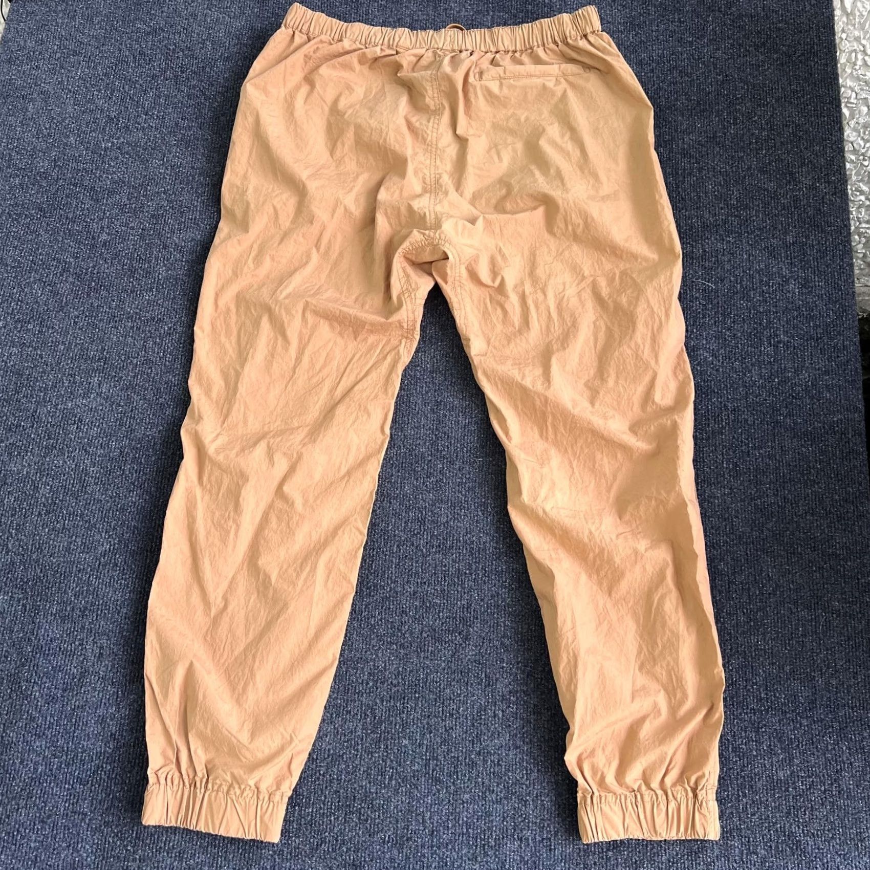 Uniqlo Uniqlo Jogger Pants Mens M Beige Elastic Waist Tapered Cuffed Cotton / Casual Travel / Pockets / Regular Fit / 28-29in Waist Size US 31 - 2 Thumbnail