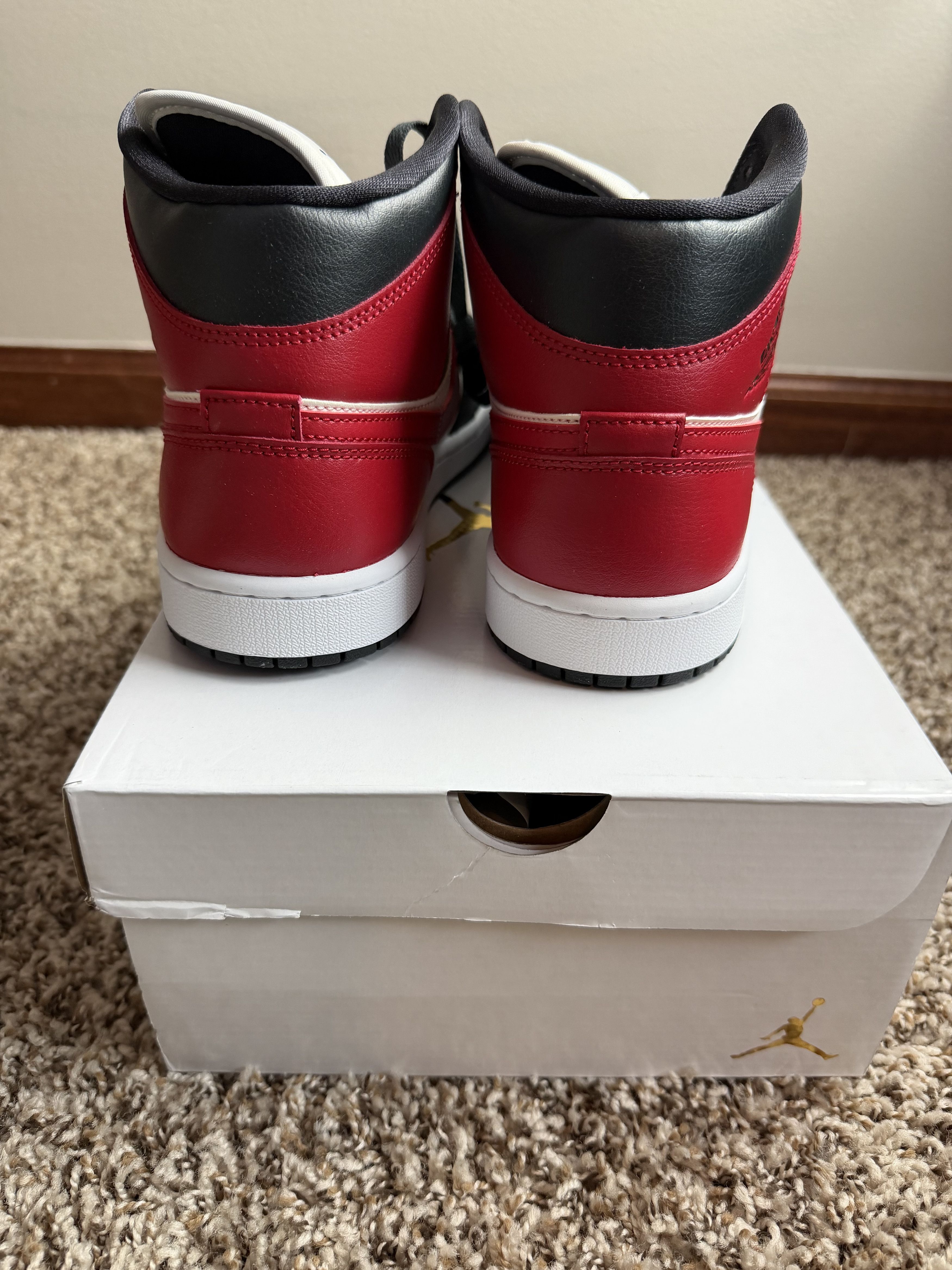 Jordan Brand Nike Air Jordan 1 Mid Shoes Womens Size 10.5 Size US 10.5 / IT 40.5 - 5 Thumbnail