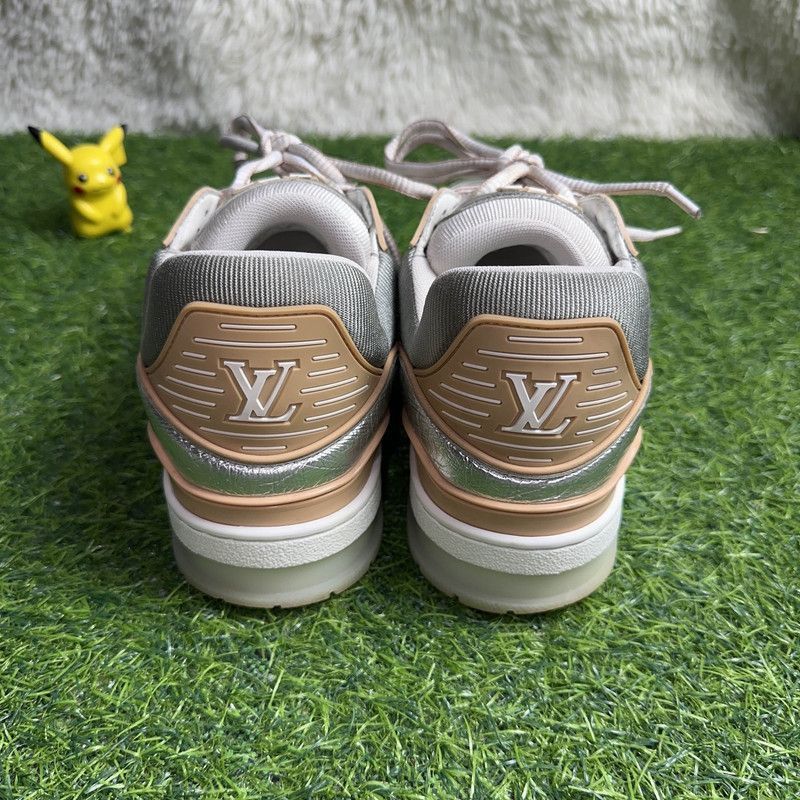 Louis Vuitton Louis Vuitton Iconic Trainer Sneakers in Silver - Size US 8 / EU 41 - 3 Thumbnail