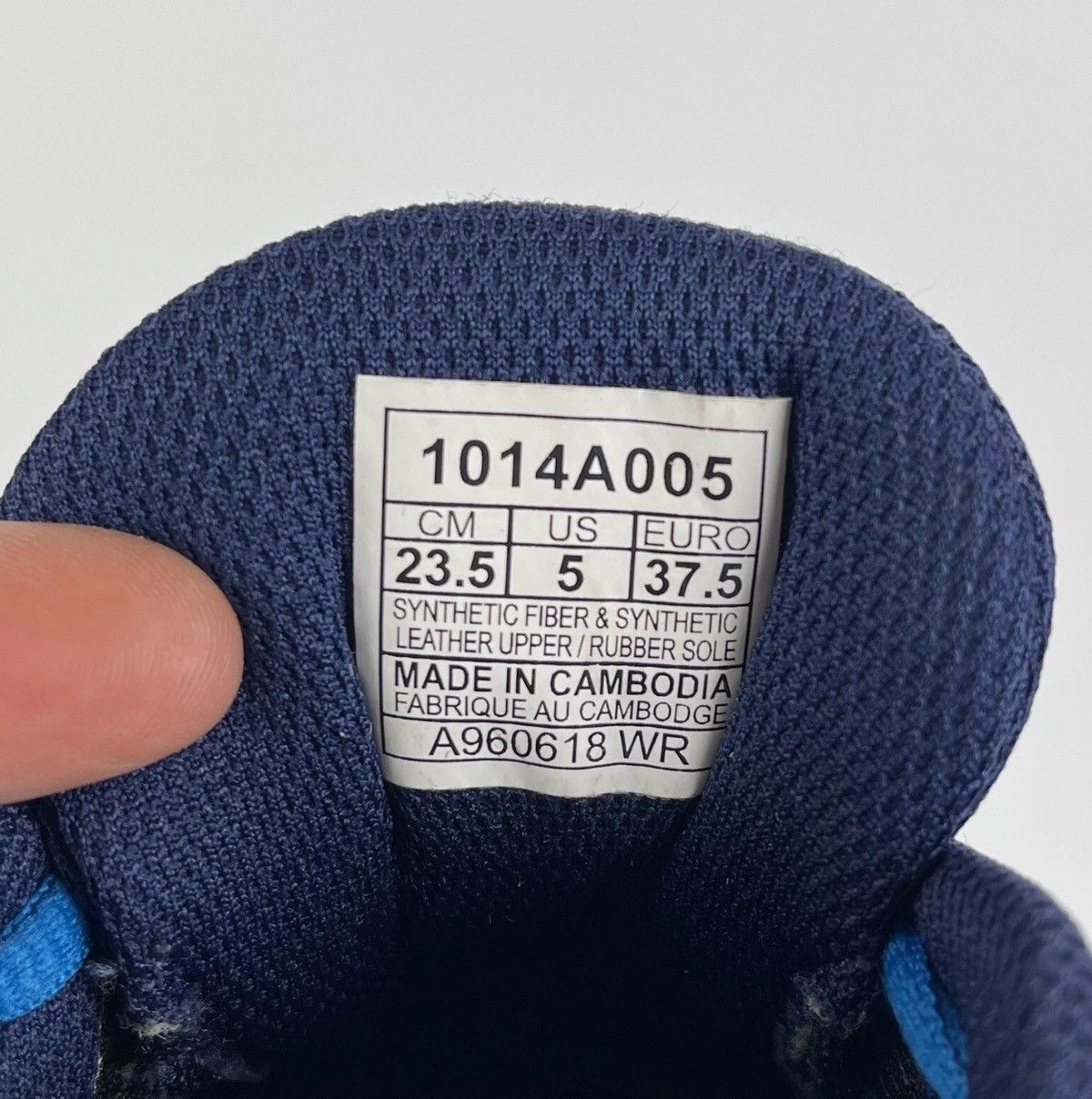 Asics ASICS GT-1000 Running Low Top Light Sneakers Shoes Blue Top Size US 5 / IT 35 - 9 Thumbnail