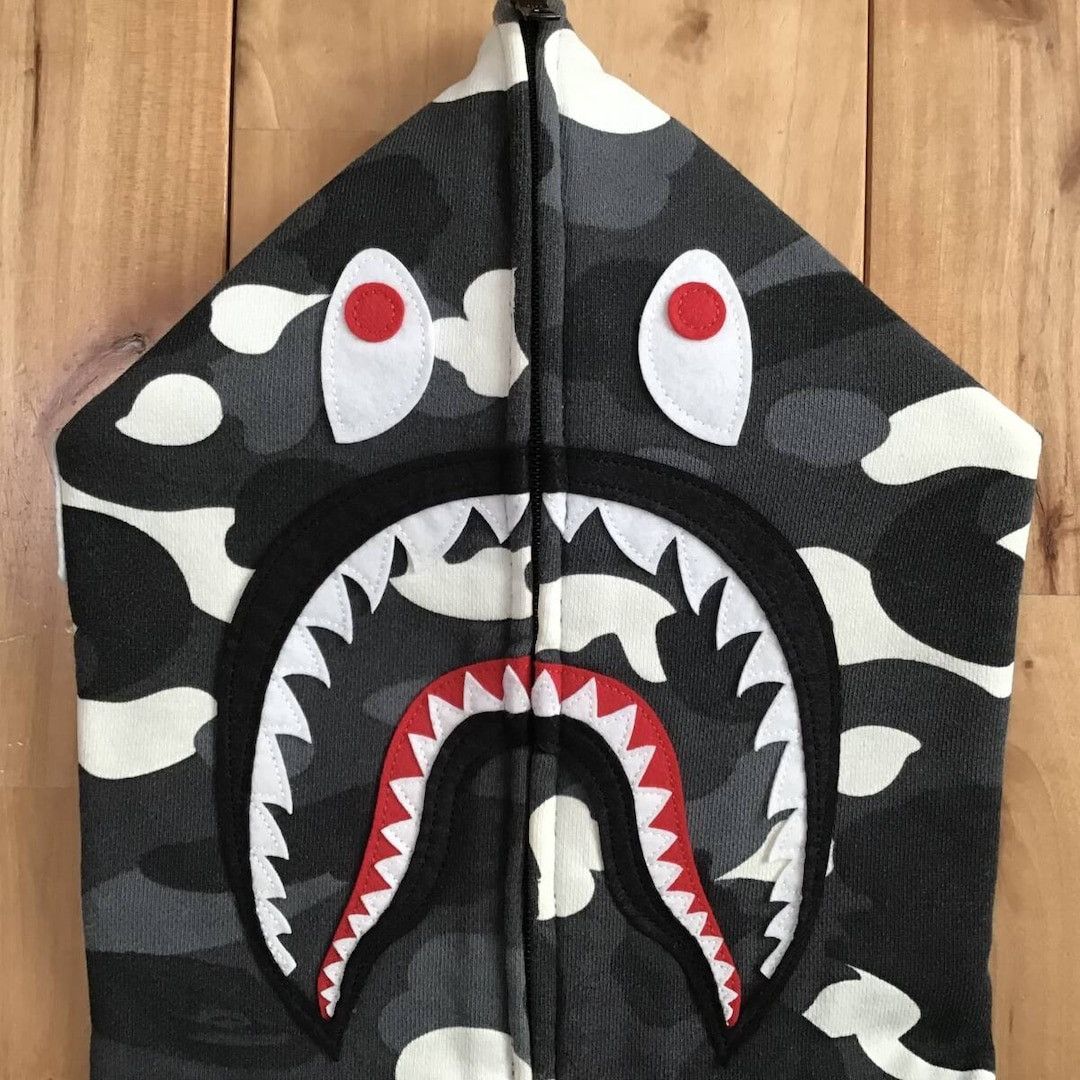 Bape 💫Glow in the dark💫 BAPE City Camo Shark Full Zip Hoodie APE Size US S / EU 44-46 / 1 - 4 Thumbnail