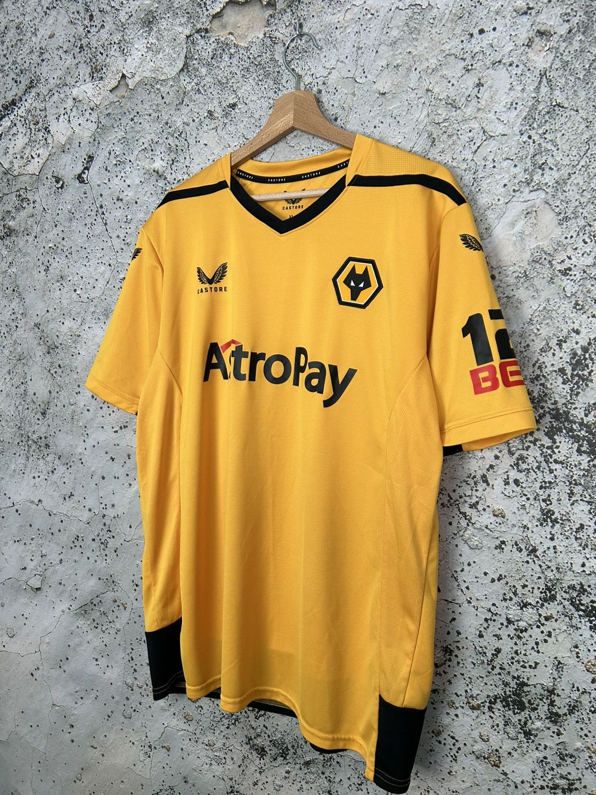 Castore Wolves Castore Football Soccer Jersey Sport Size US XL / EU 56 / 4 - 2 Thumbnail