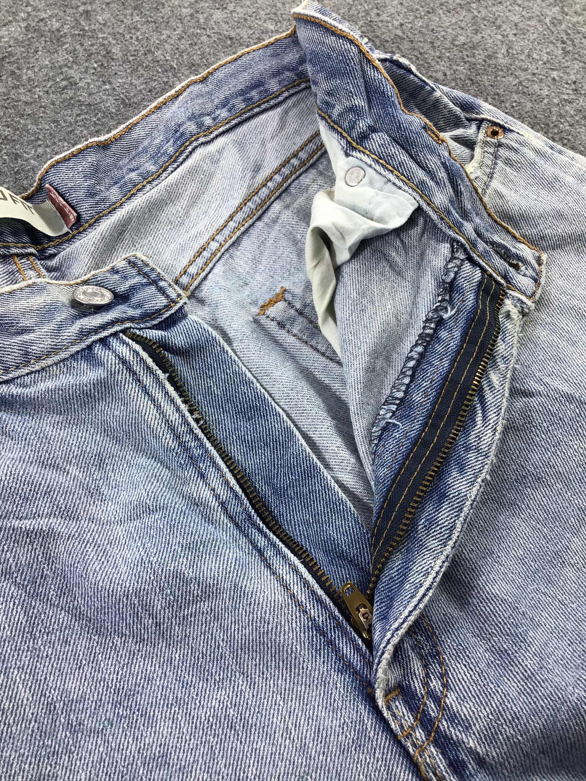 Levi's Vintage Levis 550 Jeans Medium Wash Relaxed Fit Denim KJ195 Size US 36 / EU 52 - 8 Thumbnail
