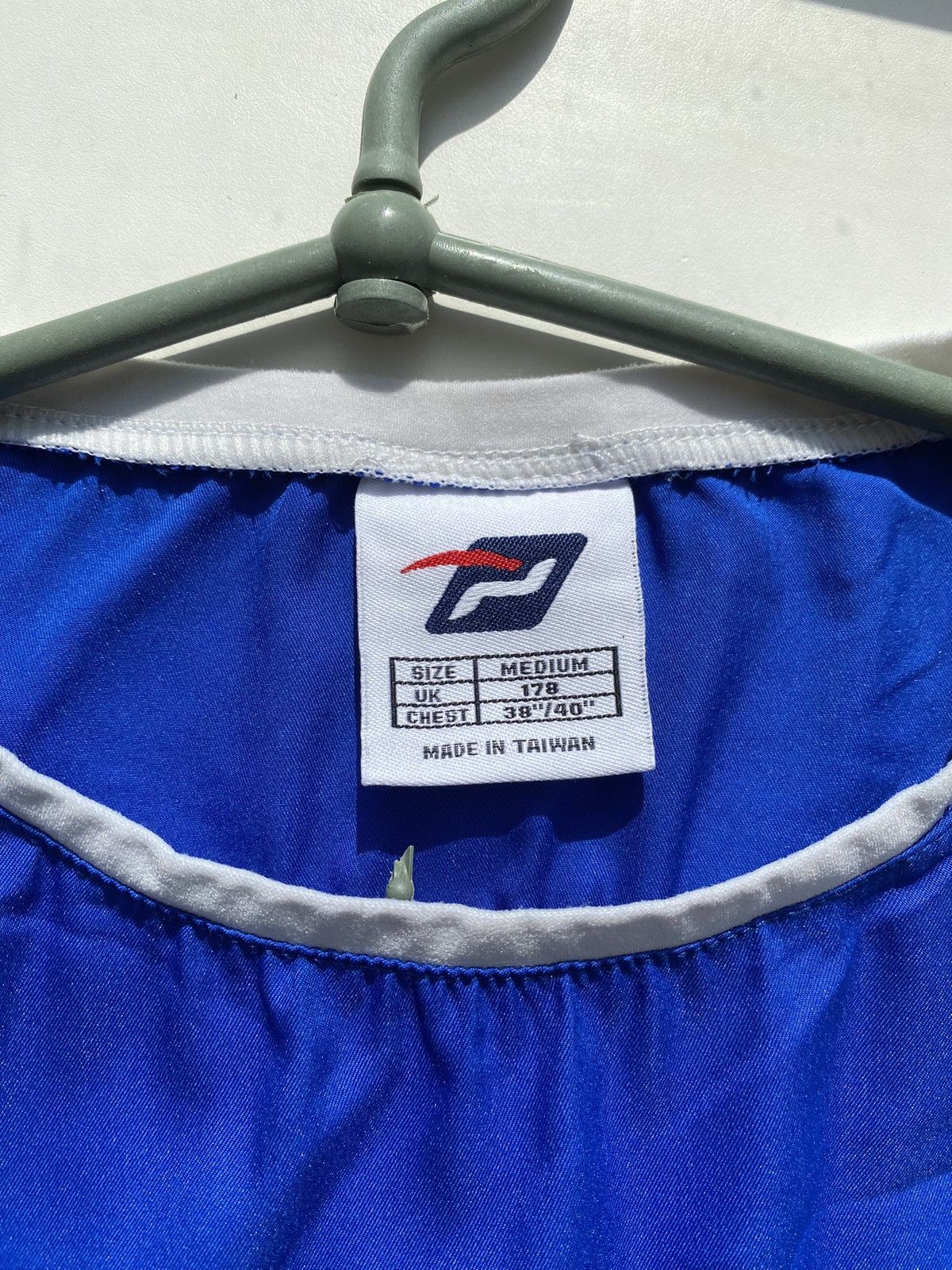 Other Portsmouth FC 2002-04 Home Jersey Ty Sponsor Size US M / EU 48-50 / 2 - 6 Thumbnail