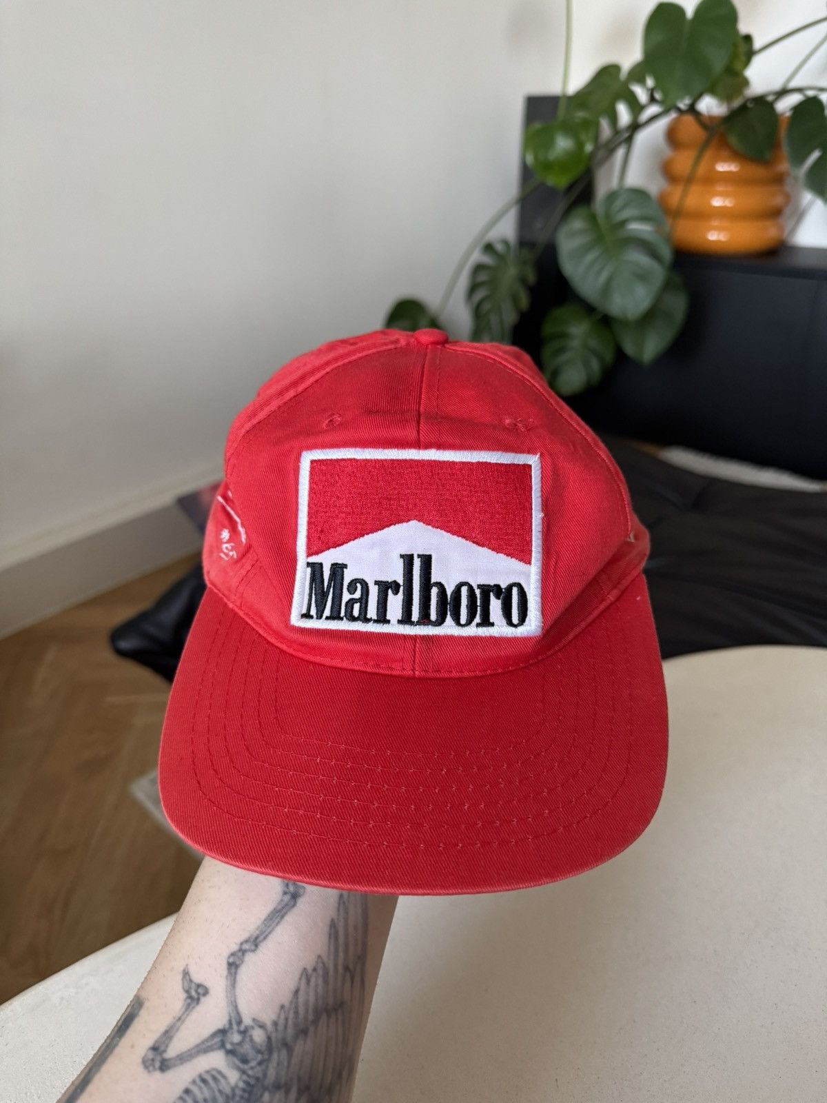 Marlboro Marlboro Vintage Red Classic Logo Dad Hat Ferrari Hype Rare Size ONE SIZE - 1 Thumbnail